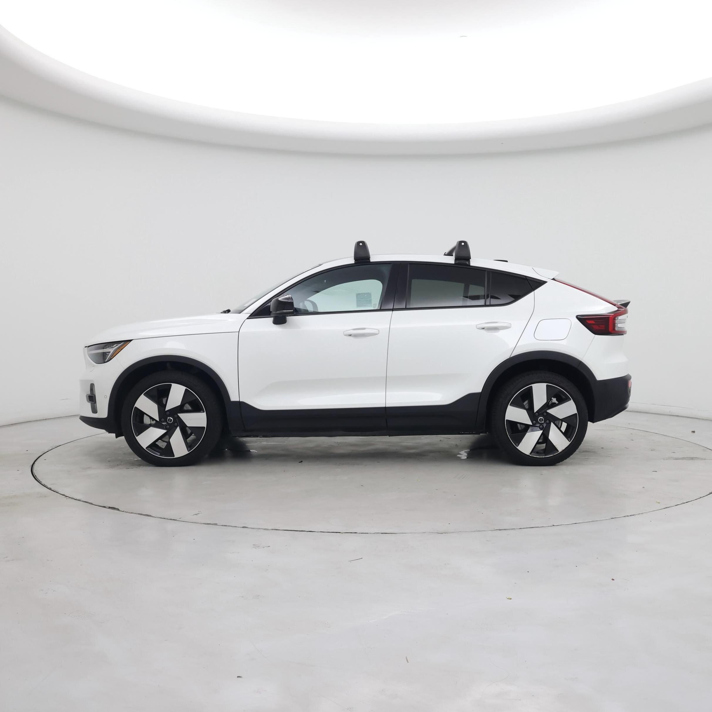 Thumbnail: 2023 Volvo C40 - 3