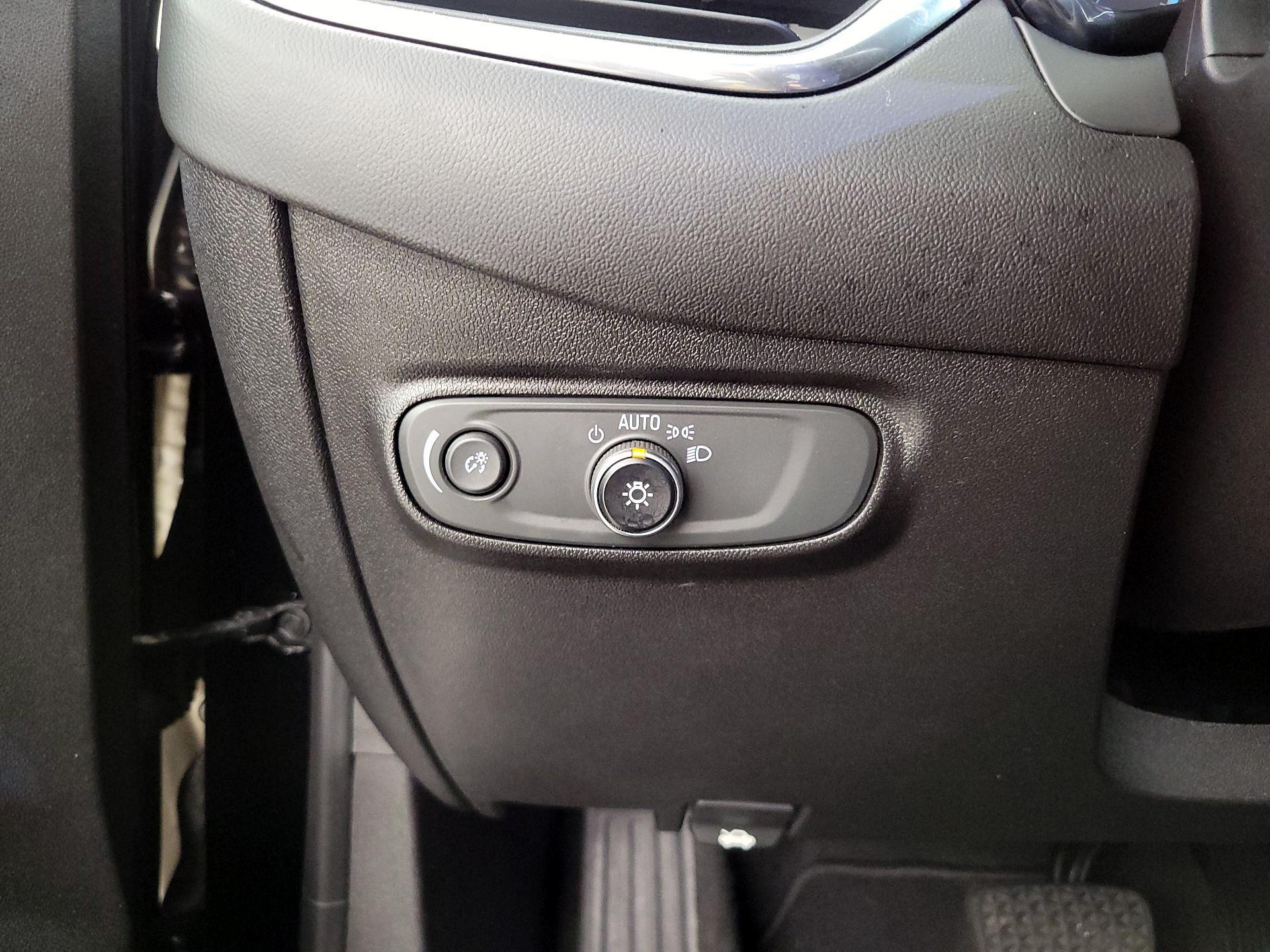 Thumbnail: 2018 Chevrolet Equinox - 13