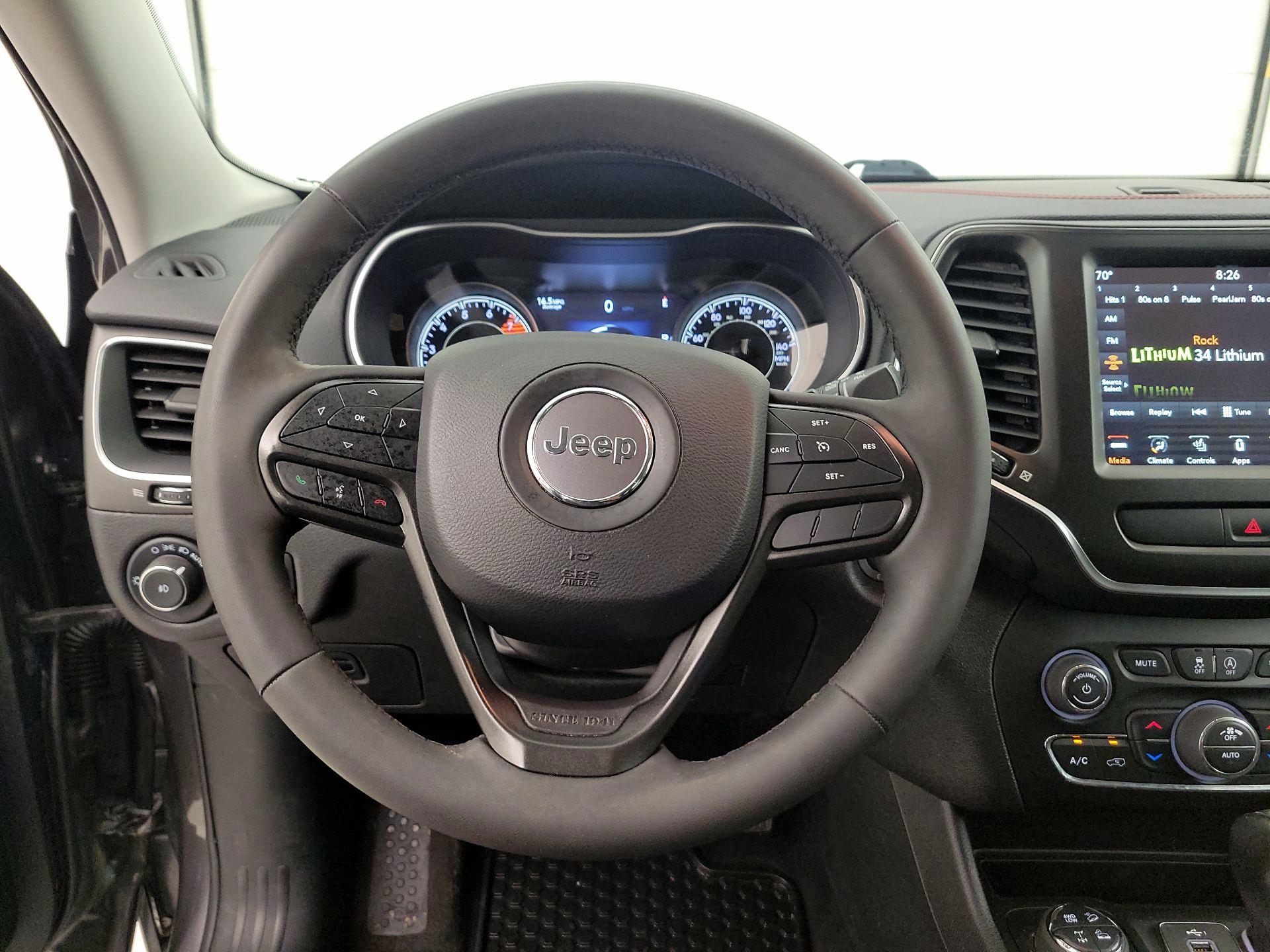 Thumbnail: 2022 Jeep Cherokee - 10