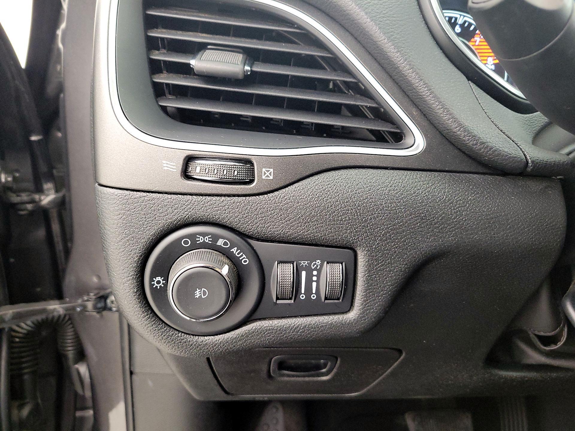 Thumbnail: 2022 Jeep Cherokee - 13