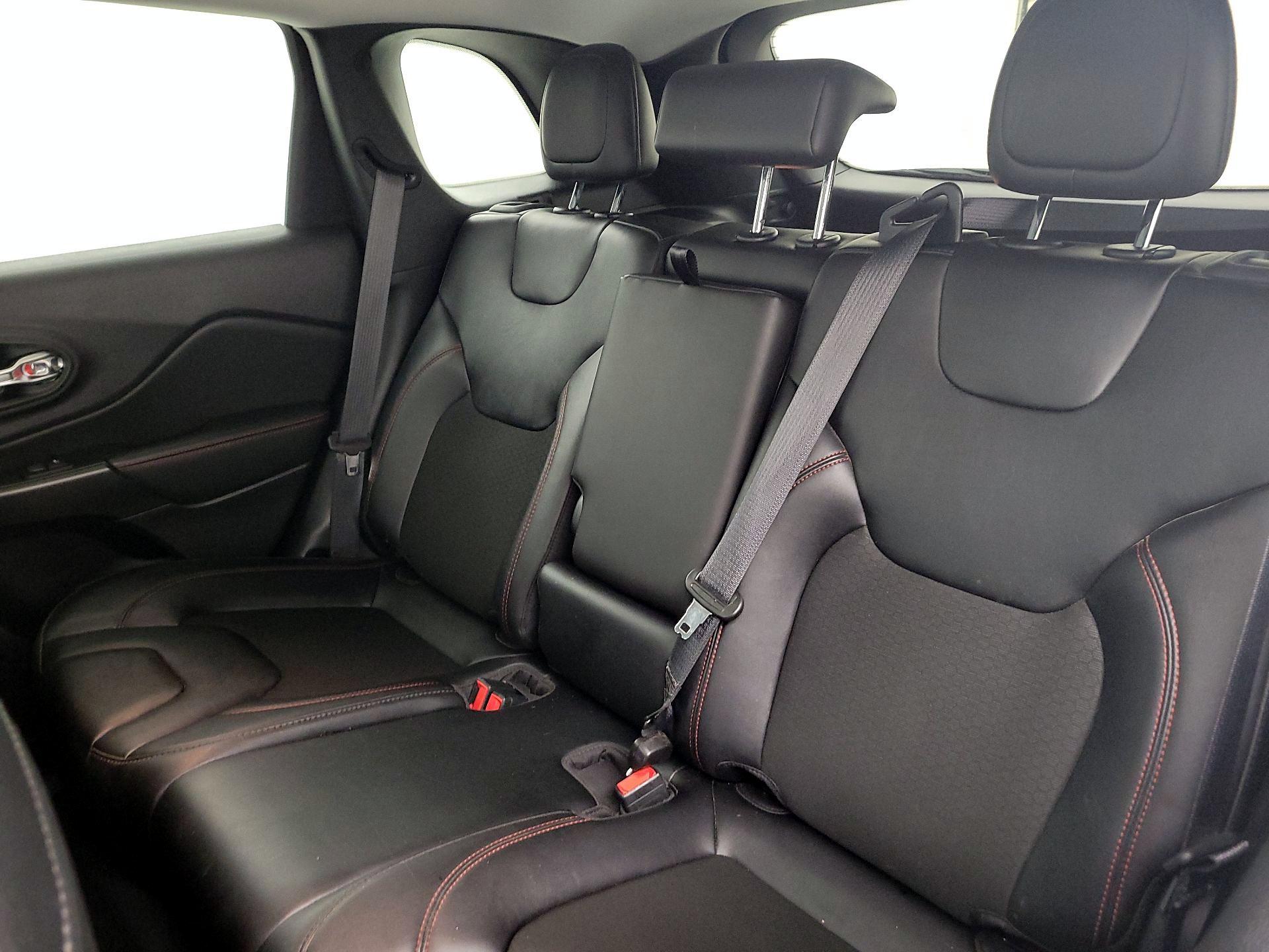 Thumbnail: 2022 Jeep Cherokee - 19