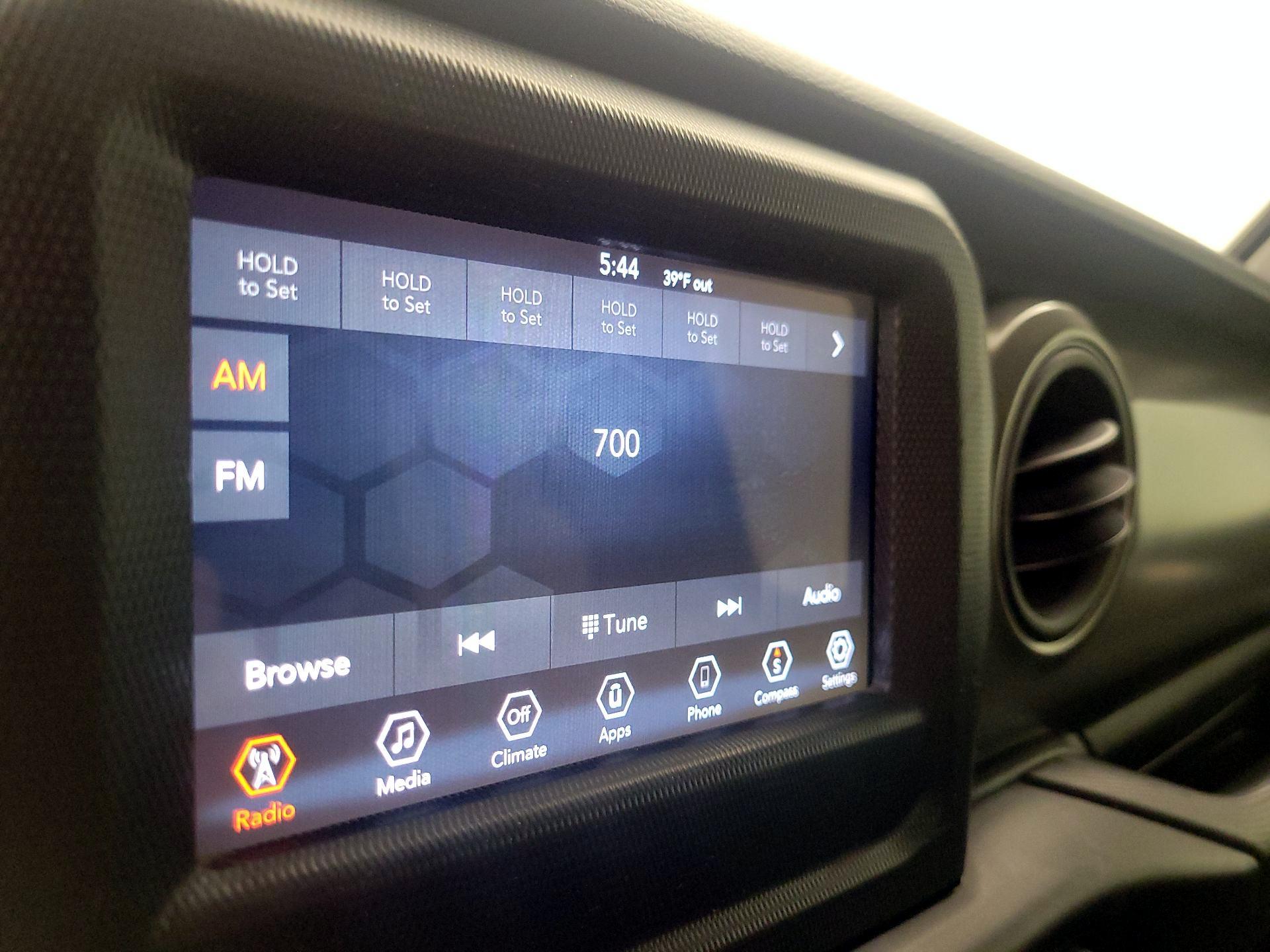 Thumbnail: 2022 Jeep Wrangler - 15