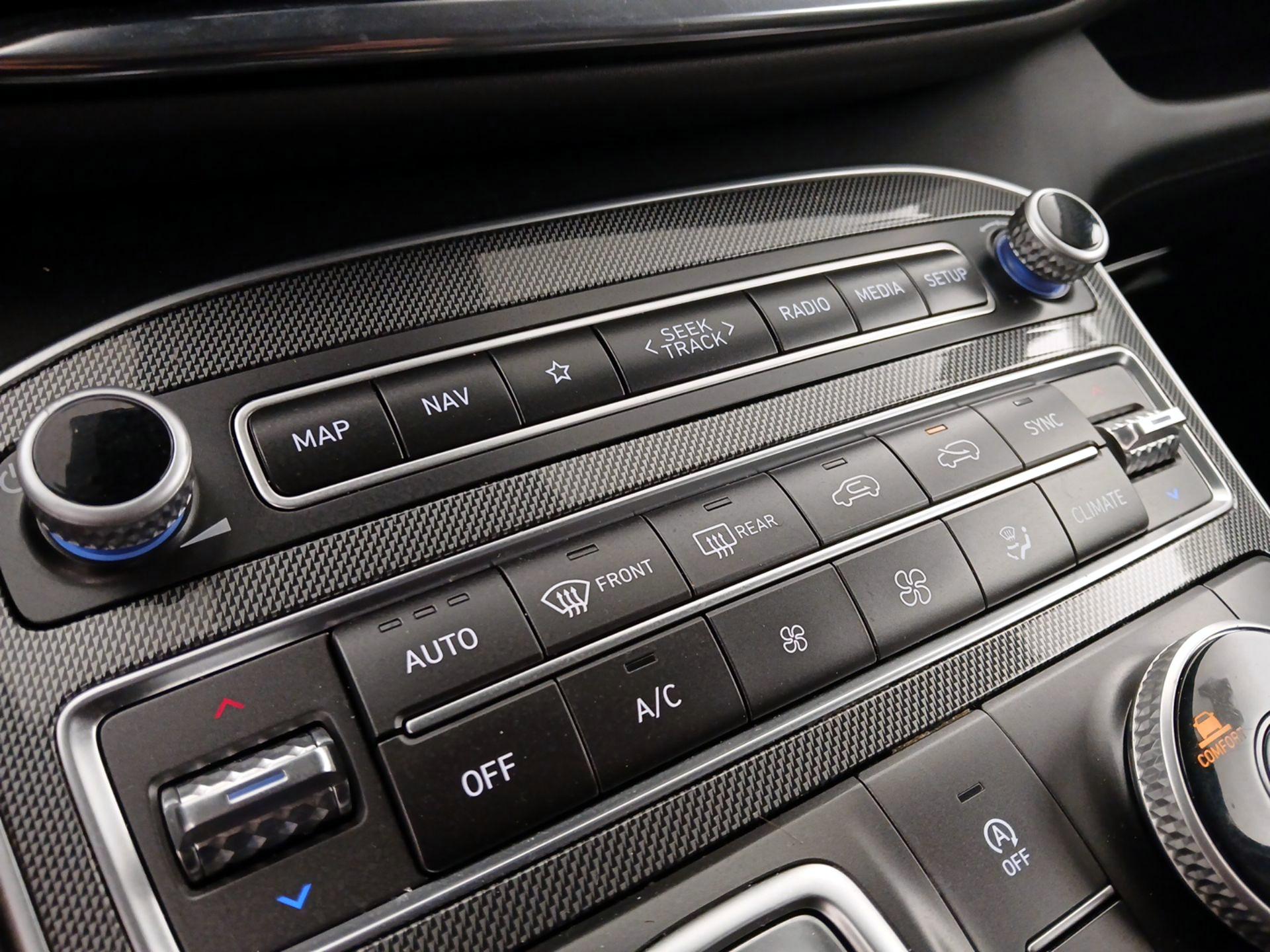 Thumbnail: 2023 Hyundai Santa Fe - 17