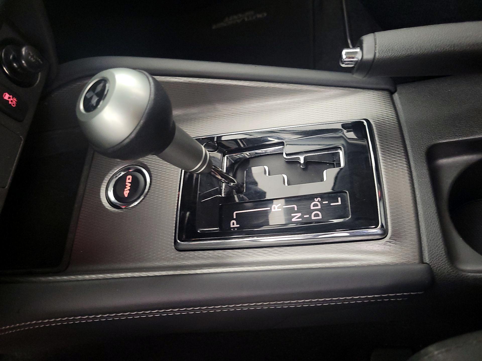 Thumbnail: 2023 Mitsubishi Outlander Sport - 17