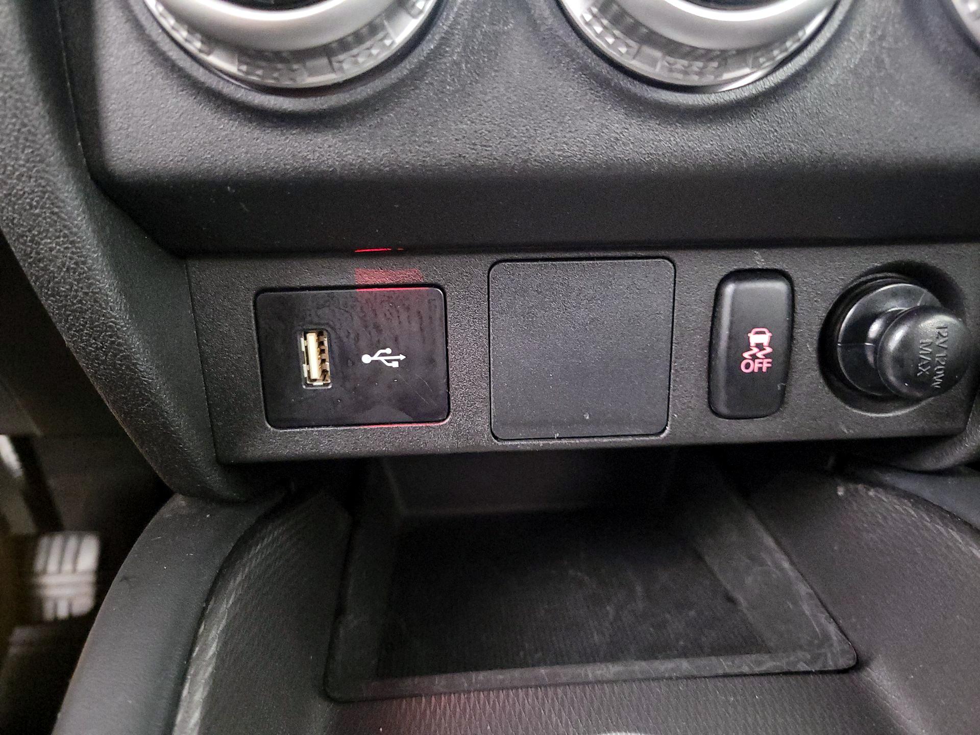 Thumbnail: 2023 Mitsubishi Outlander Sport - 18