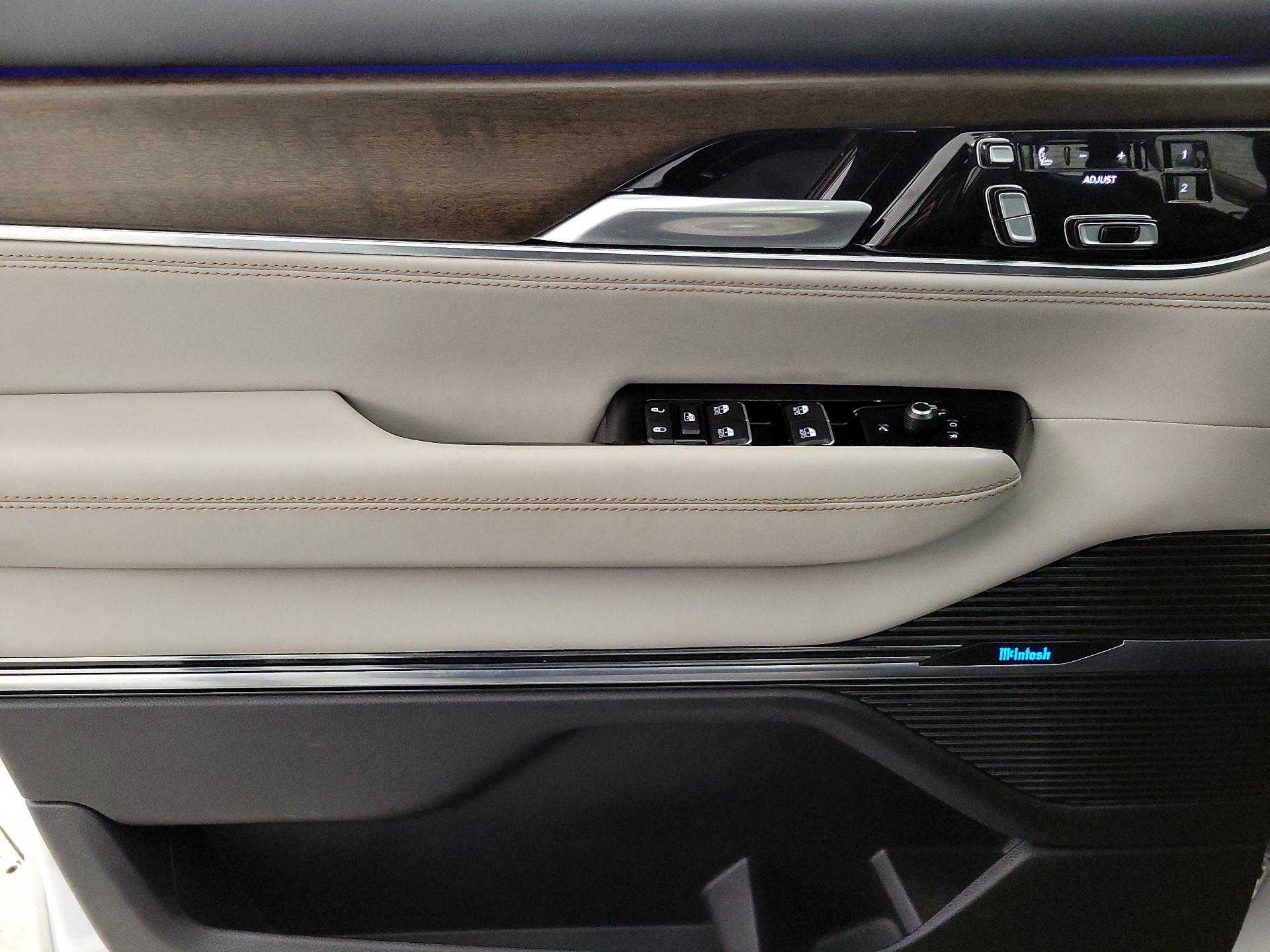 Thumbnail: 2022 Jeep Grand Wagoneer - 12