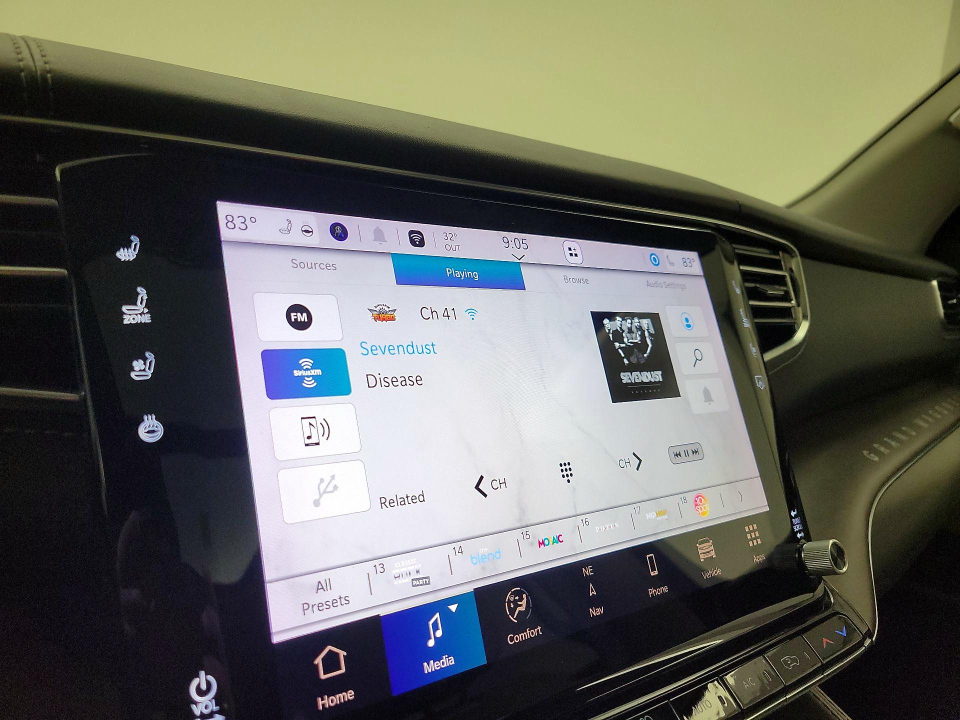 Thumbnail: 2022 Jeep Grand Wagoneer - 16