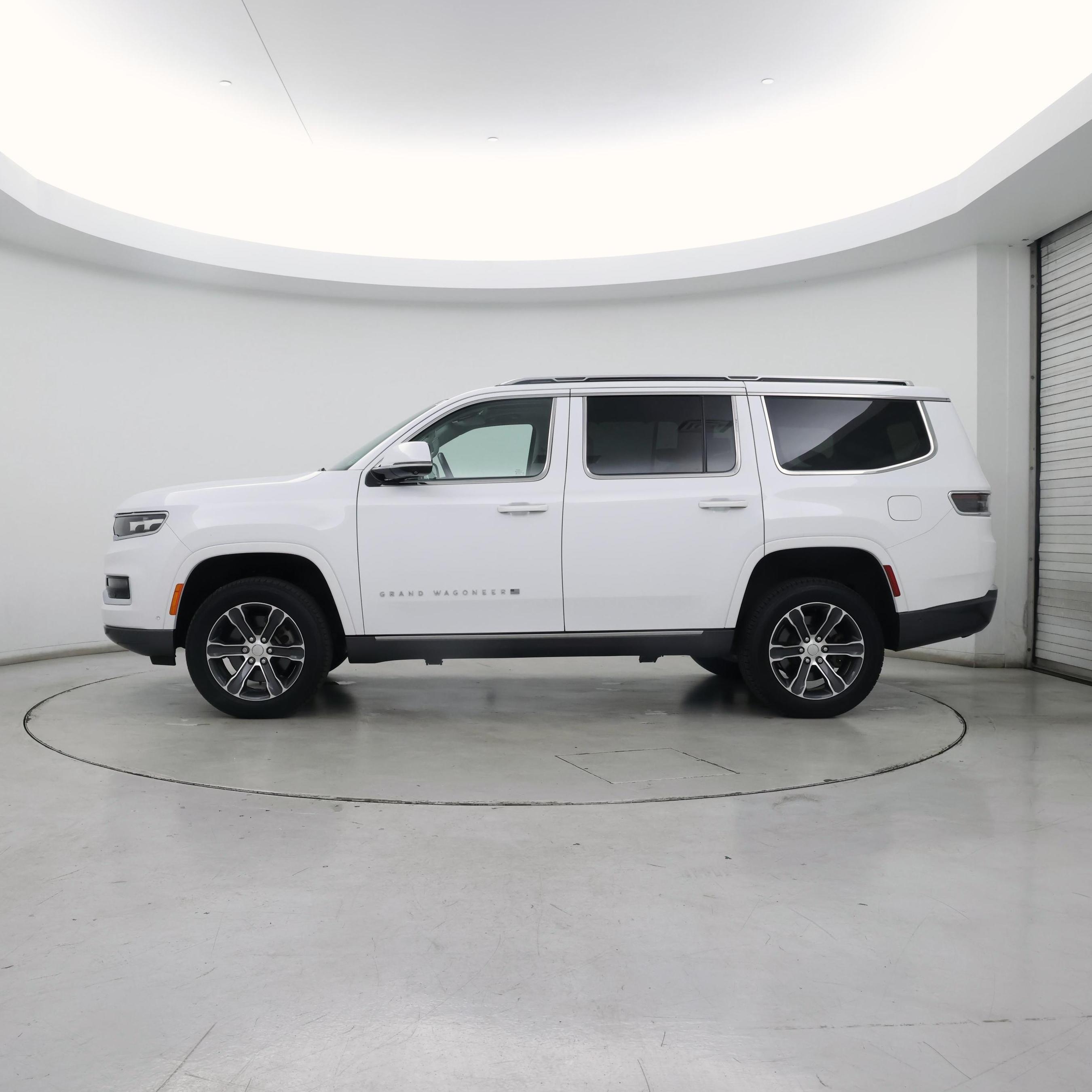 Thumbnail: 2022 Jeep Grand Wagoneer - 3