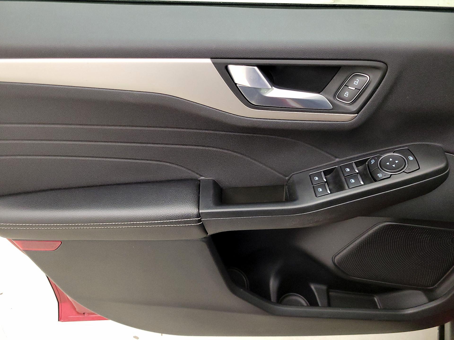 Thumbnail: 2022 Ford Escape - 12