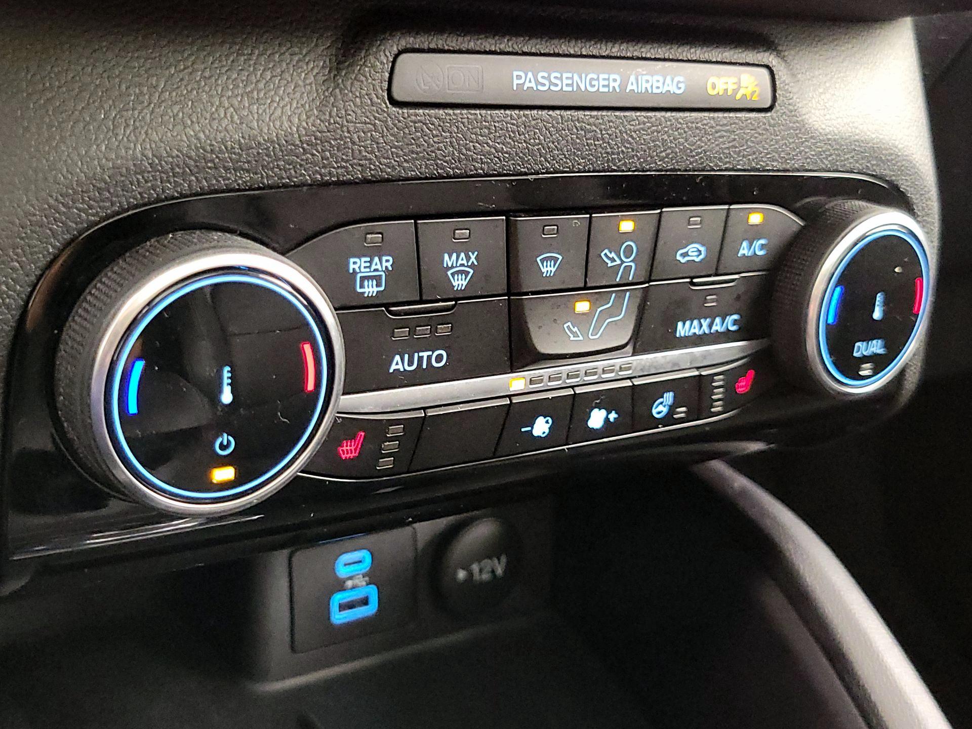 Thumbnail: 2022 Ford Escape - 16