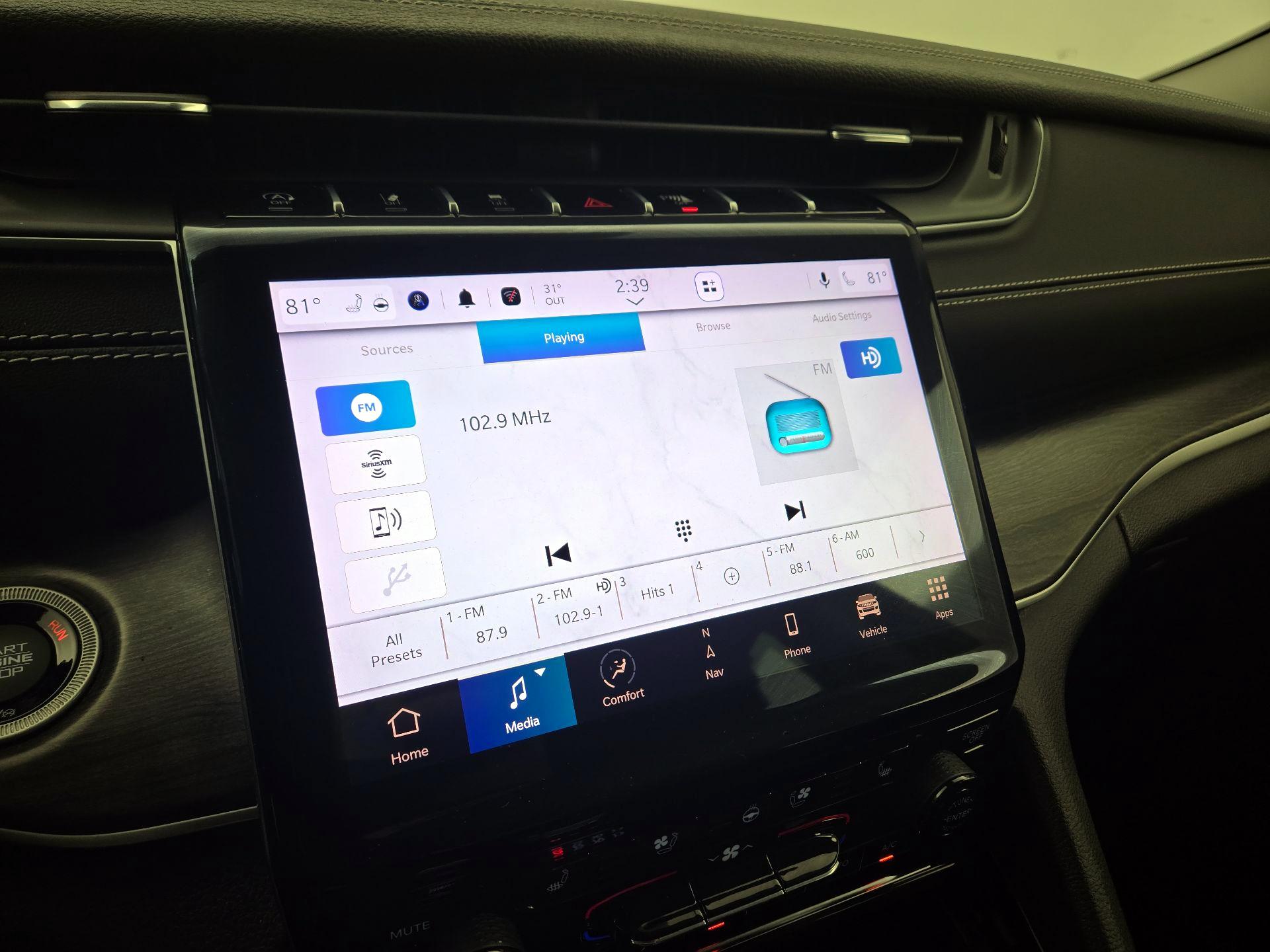 Thumbnail: 2023 Jeep Grand Cherokee - 16