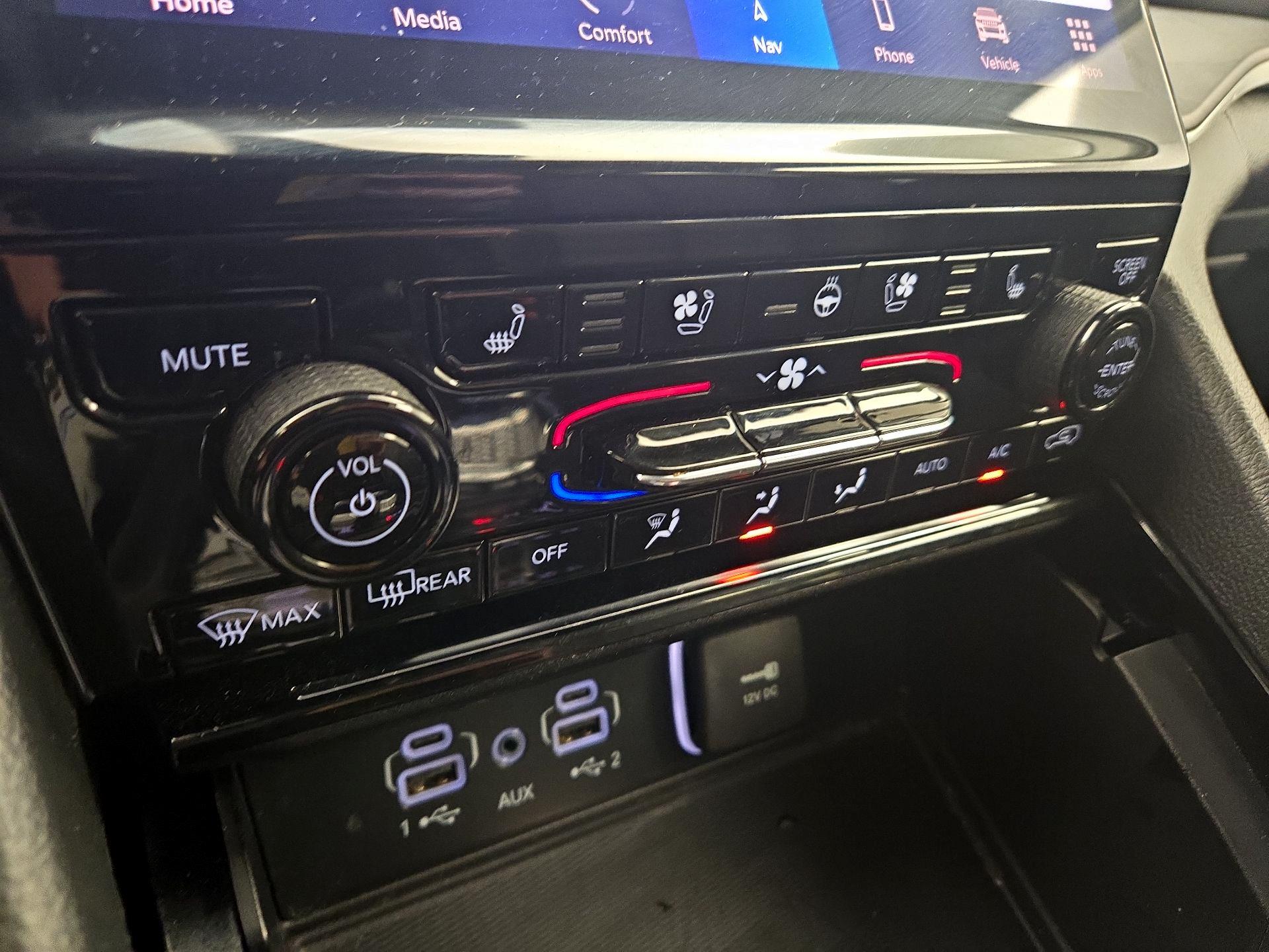 Thumbnail: 2023 Jeep Grand Cherokee - 17