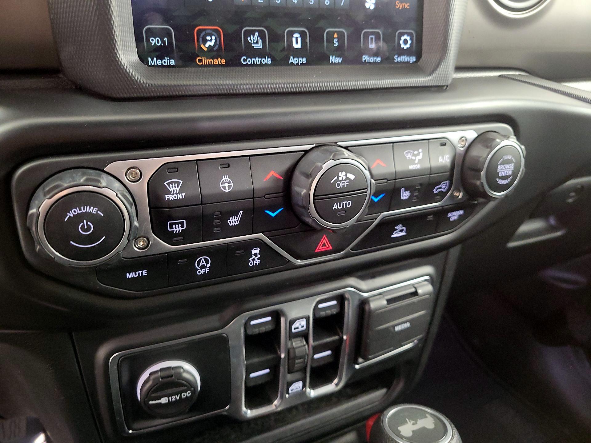 Thumbnail: 2022 Jeep Wrangler - 17