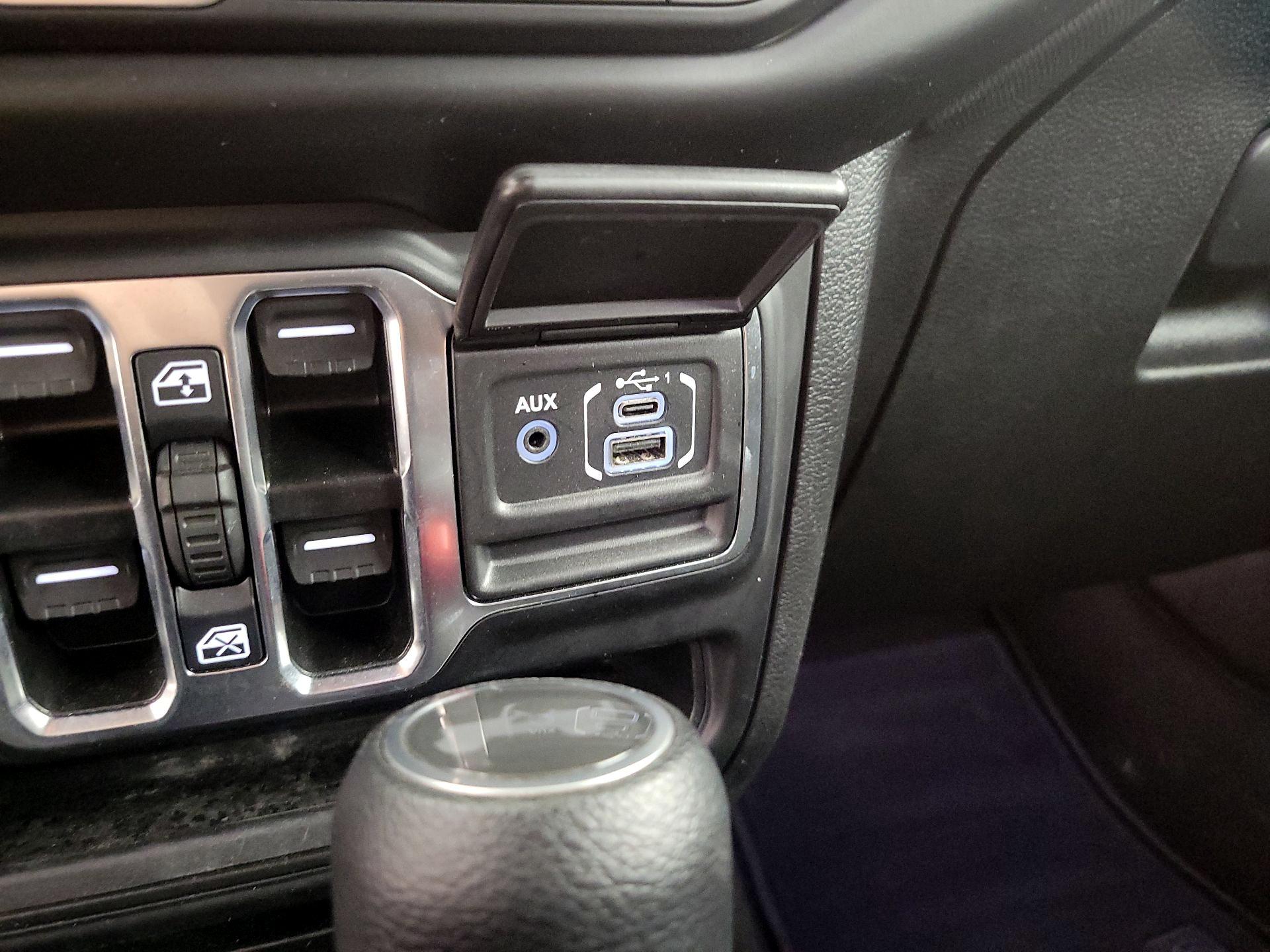 Thumbnail: 2022 Jeep Wrangler - 19