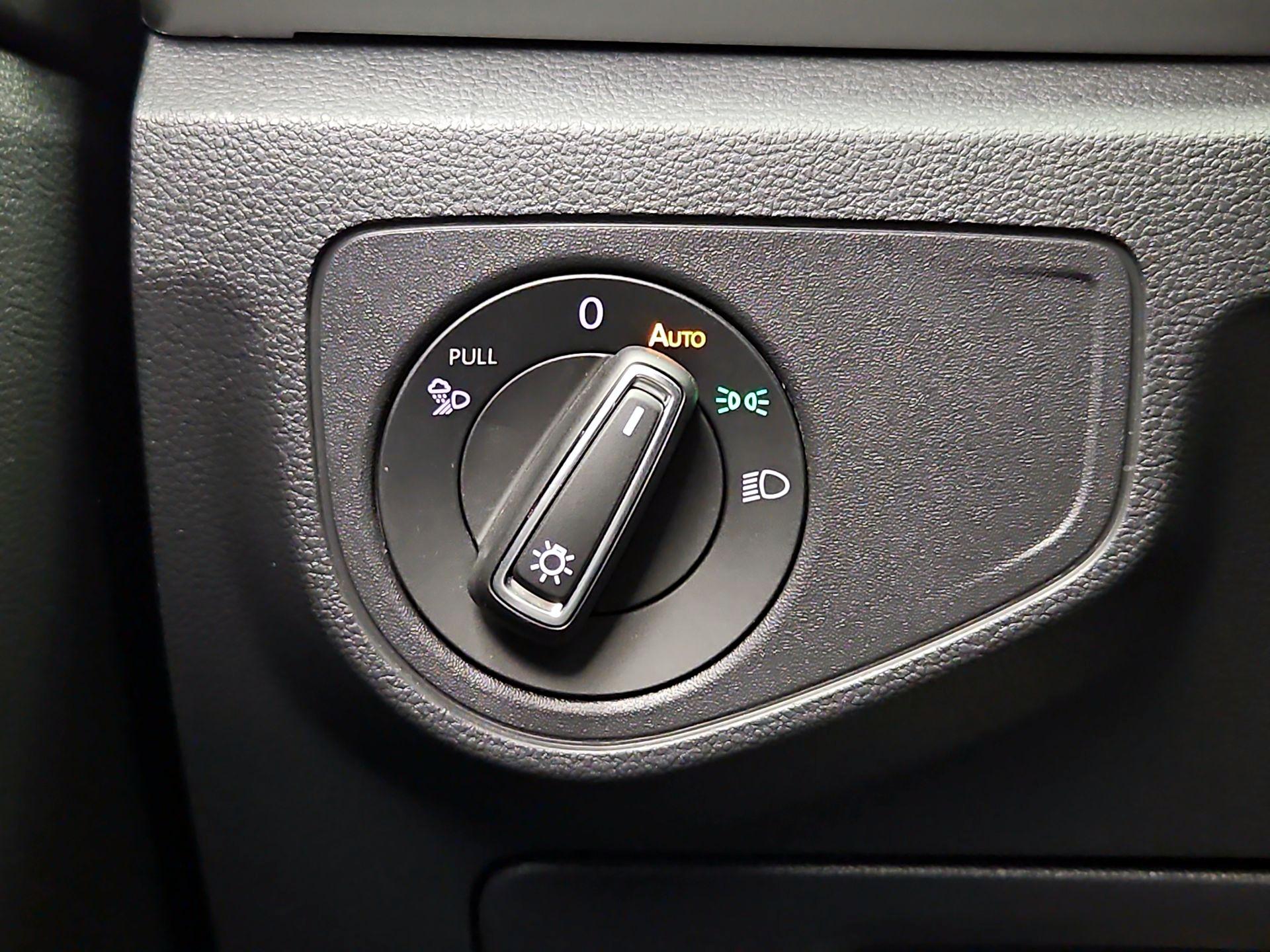 Thumbnail: 2022 Volkswagen Atlas - 13