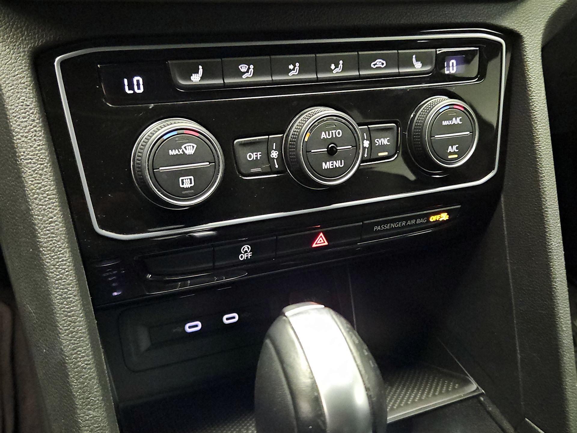 Thumbnail: 2022 Volkswagen Atlas - 16