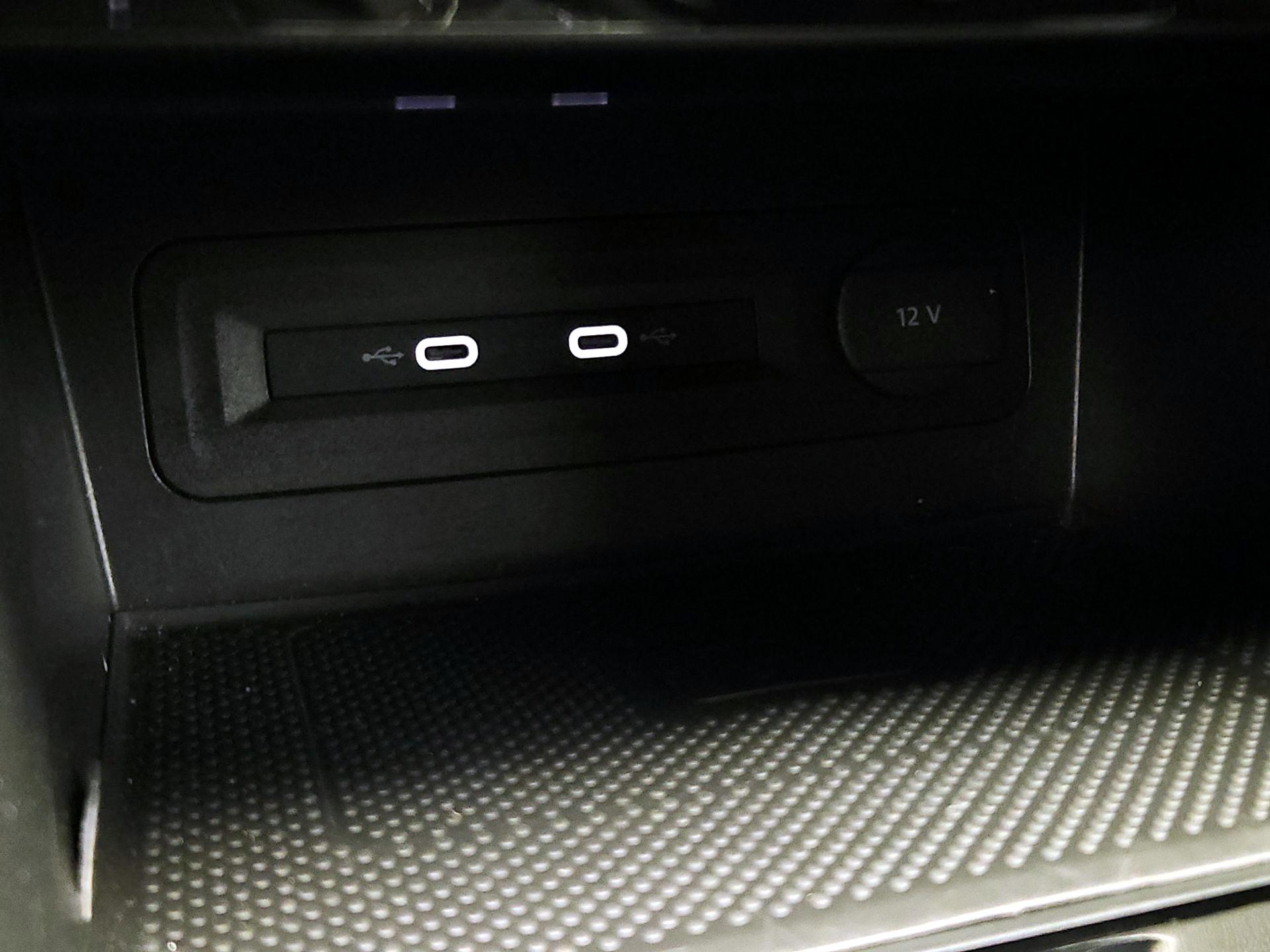 Thumbnail: 2022 Volkswagen Atlas - 18