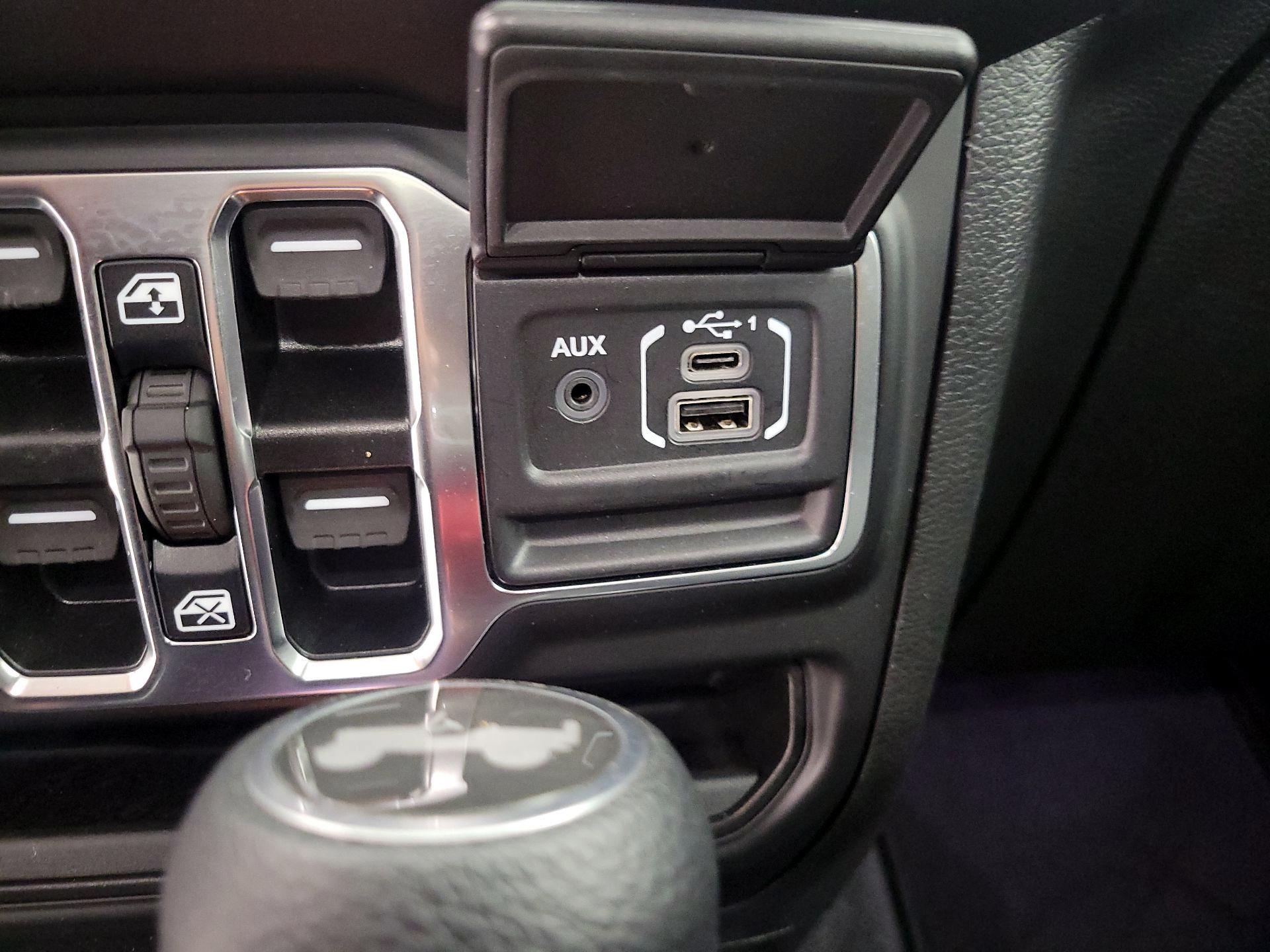 Thumbnail: 2021 Jeep Wrangler - 18