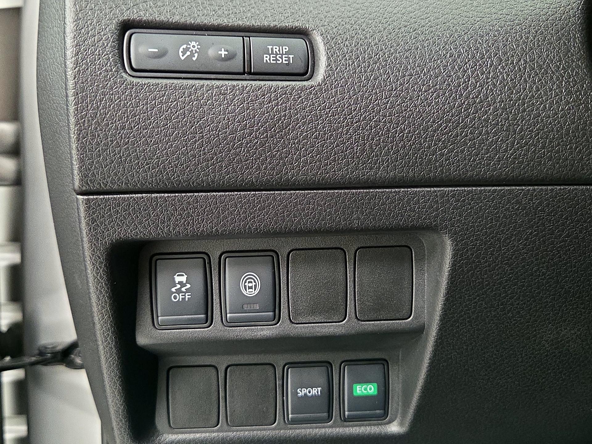 Thumbnail: 2020 Nissan Rogue Sport - 13