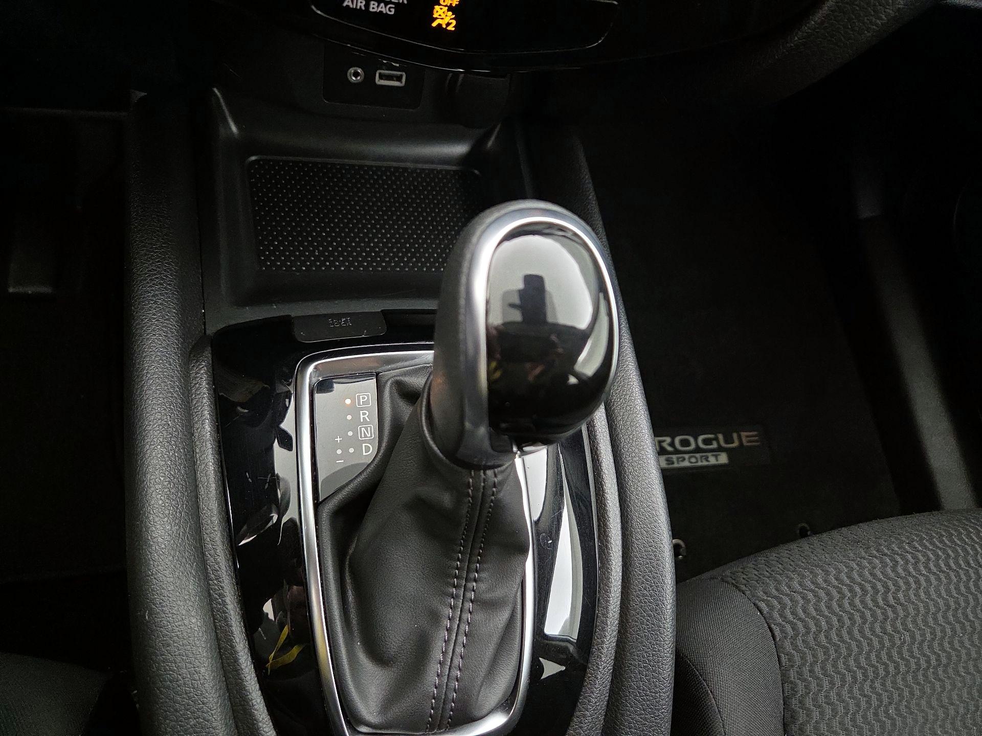 Thumbnail: 2020 Nissan Rogue Sport - 17