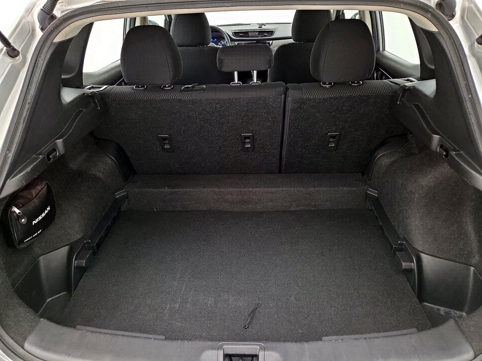 Thumbnail: 2020 Nissan Rogue Sport - 20