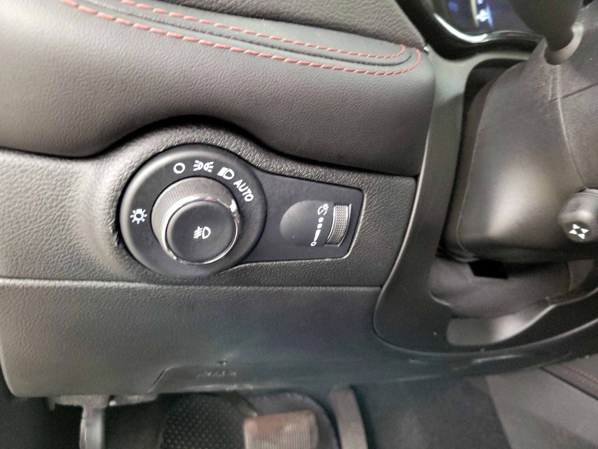 Thumbnail: 2022 Dodge Durango - 13