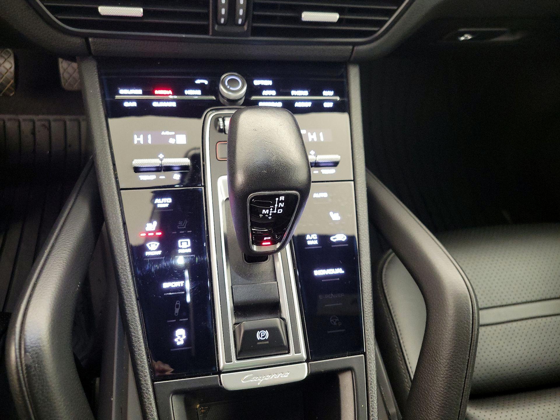 Thumbnail: 2019 Porsche Cayenne - 18