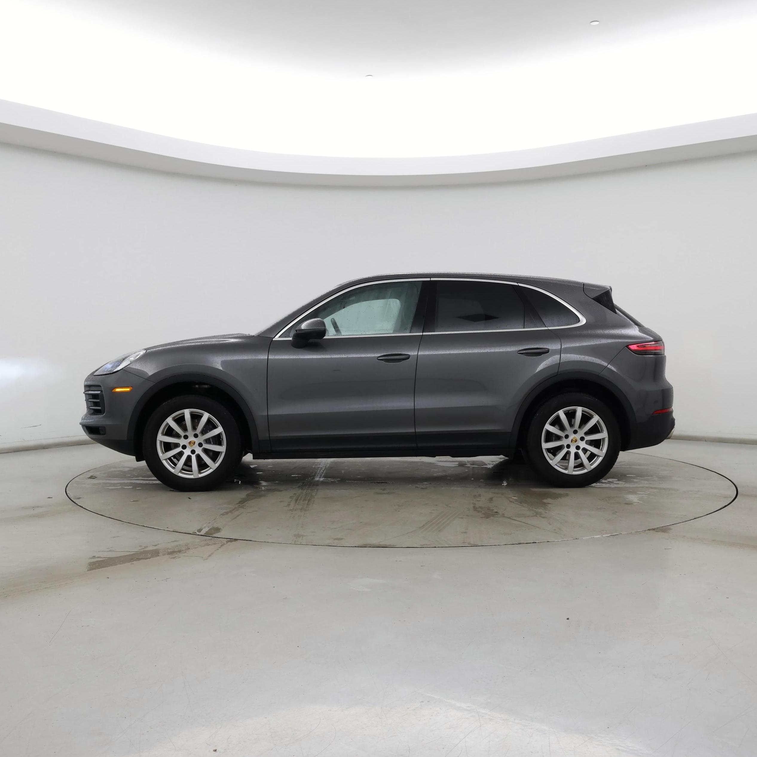 Thumbnail: 2019 Porsche Cayenne - 3