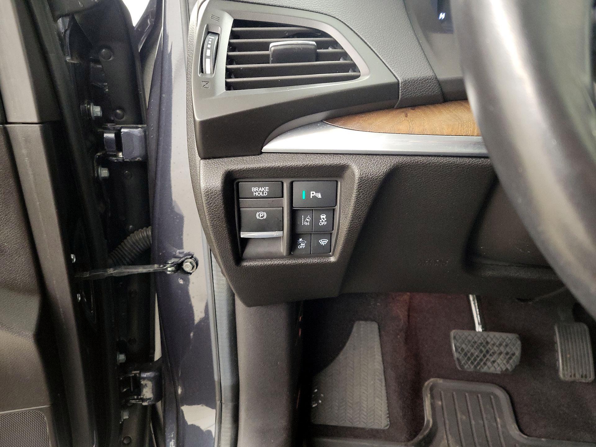 Thumbnail: 2020 Acura MDX - 13