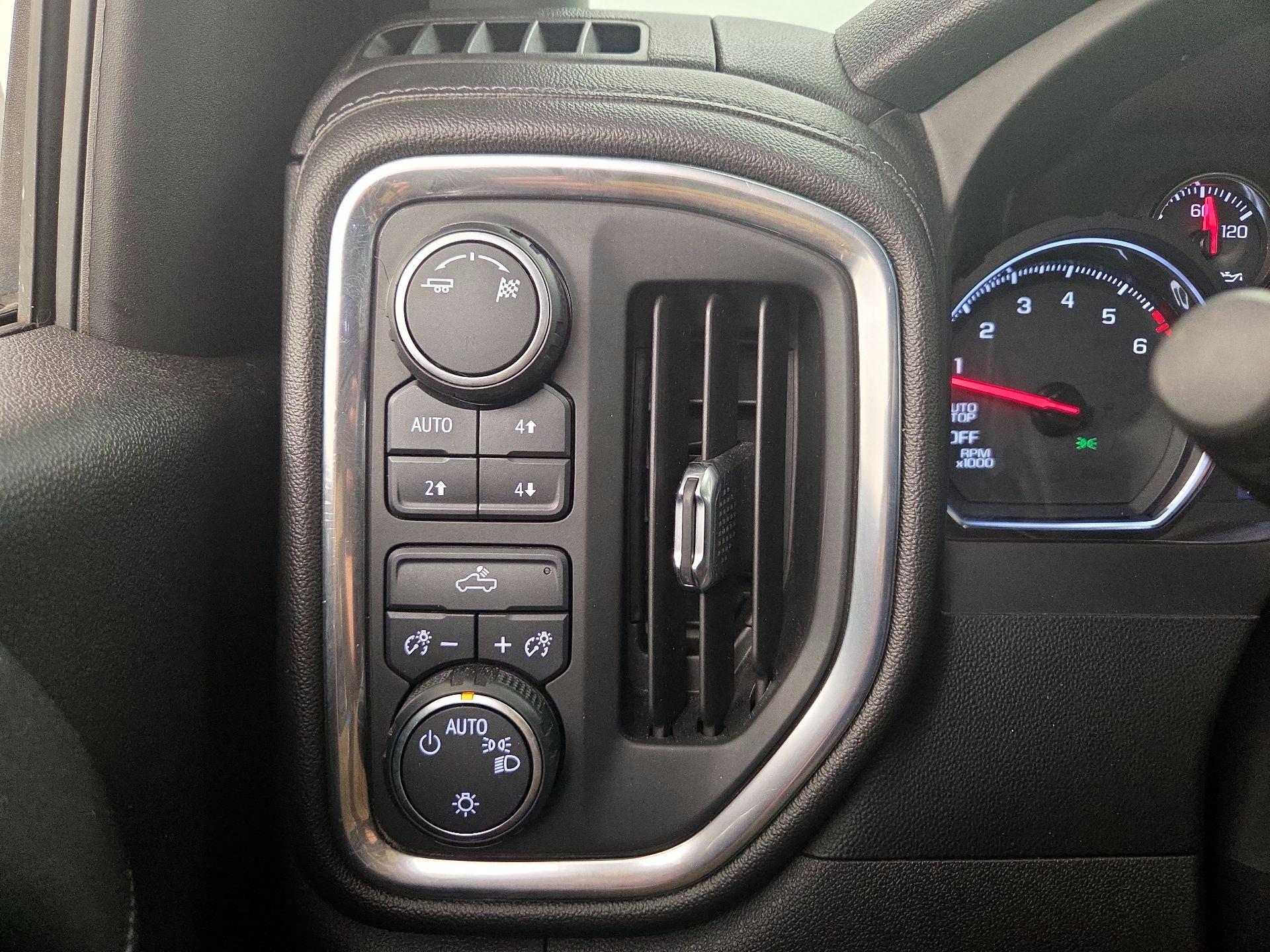 Thumbnail: 2019 Chevrolet Silverado 1500 - 13