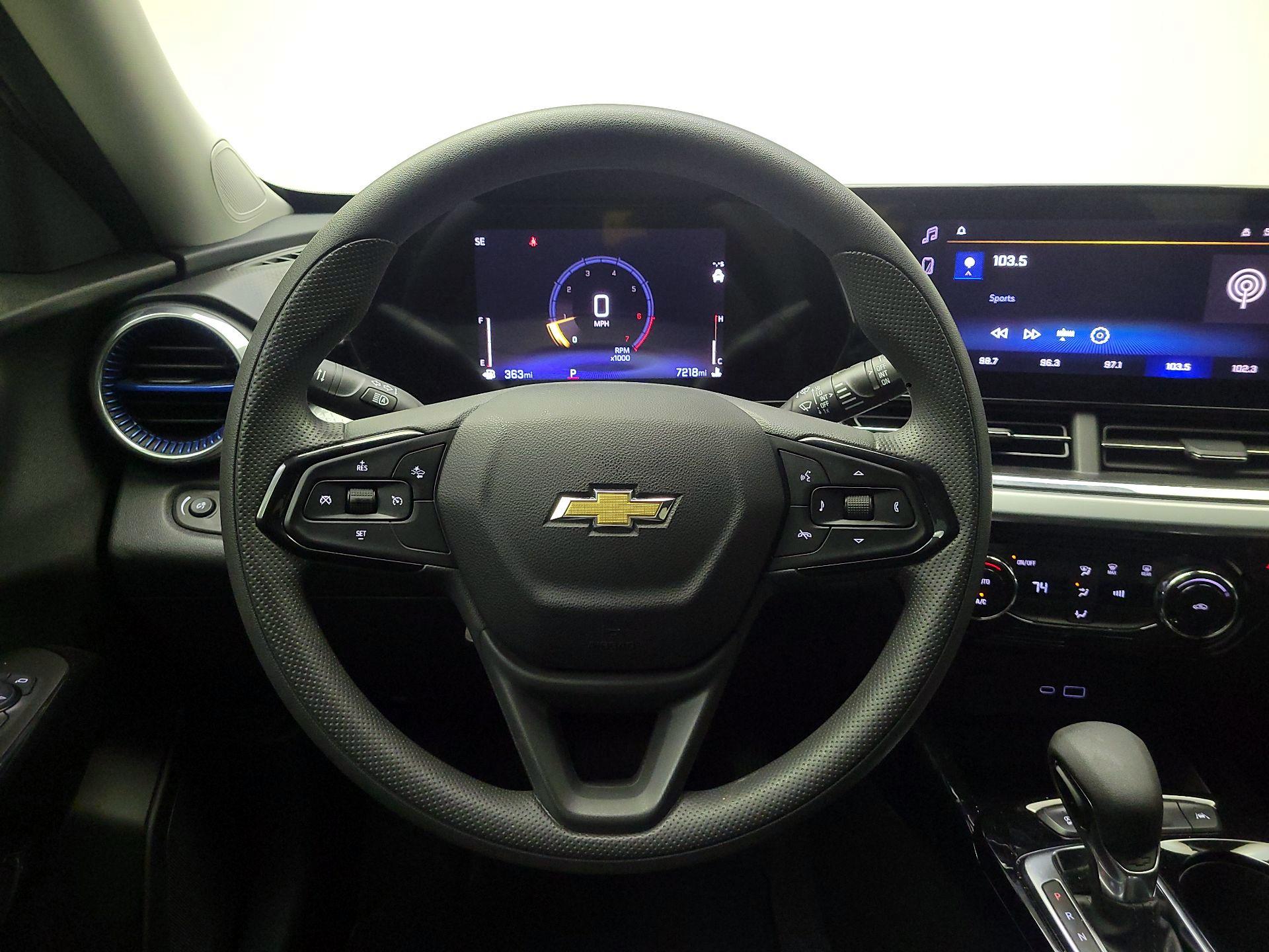 Thumbnail: 2025 Chevrolet Trax - 10