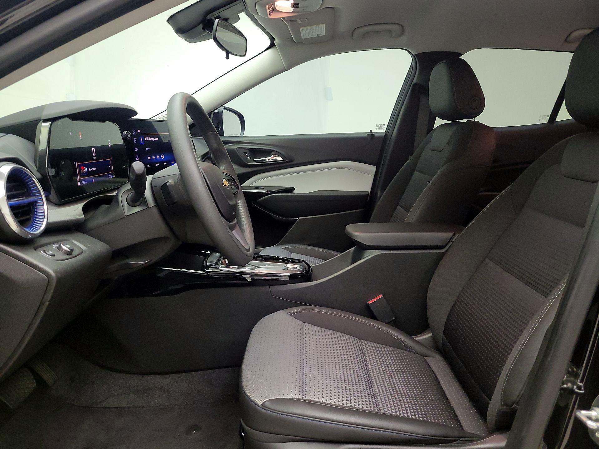 Thumbnail: 2025 Chevrolet Trax - 11