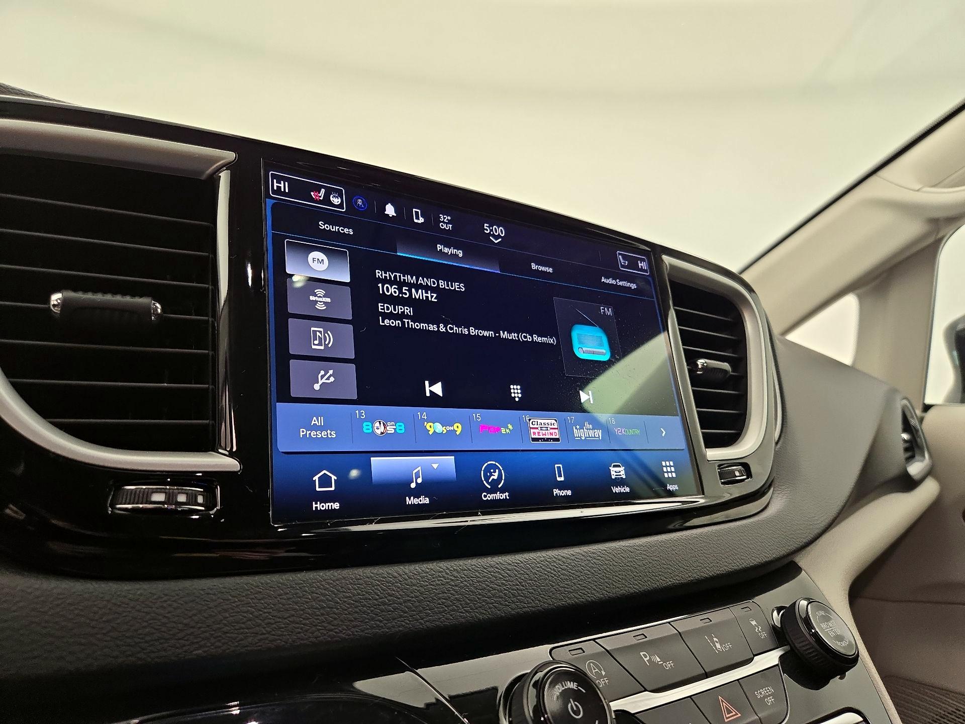 Thumbnail: 2024 Chrysler Pacifica - 15