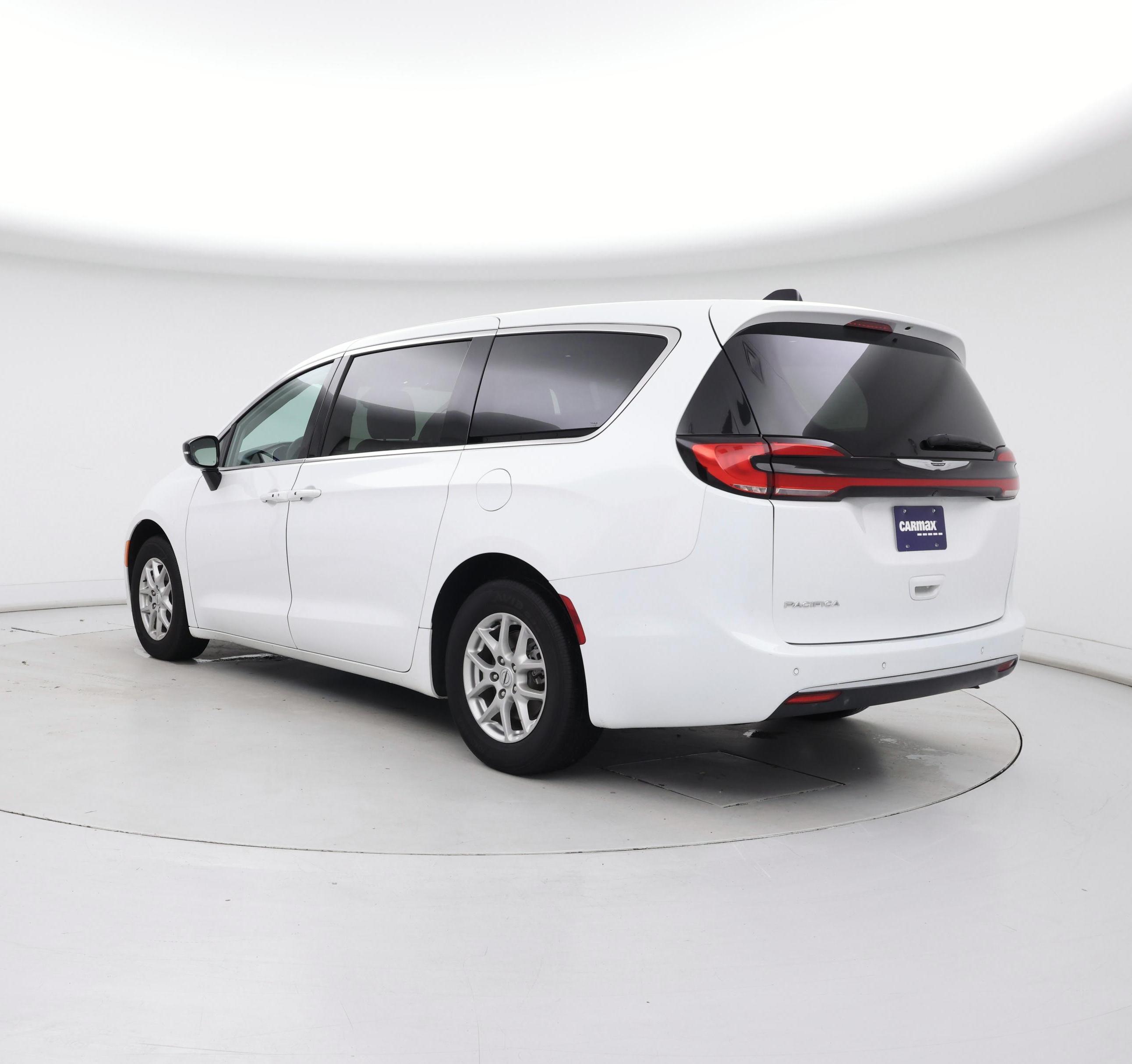 Thumbnail: 2024 Chrysler Pacifica - 2