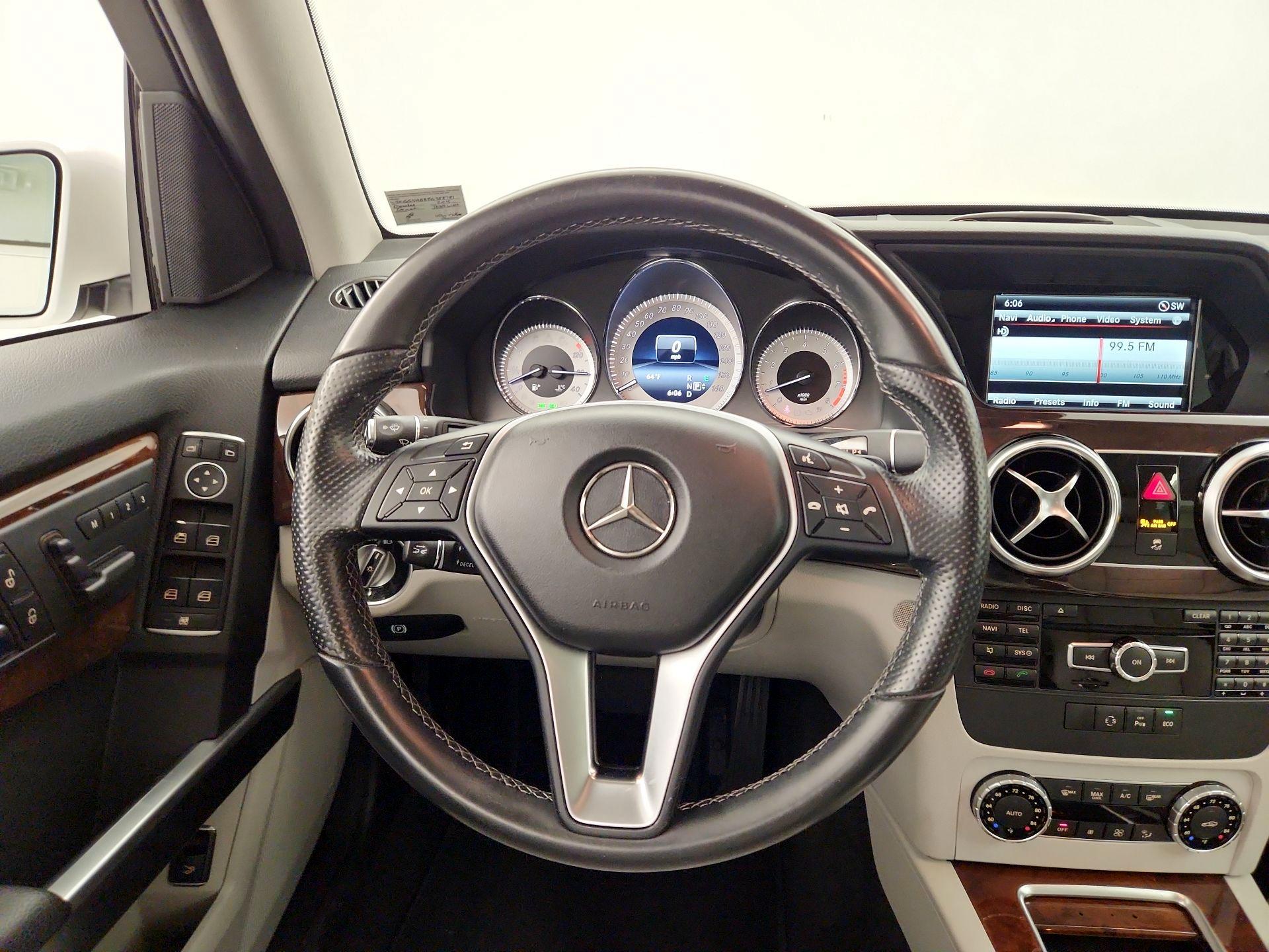 Thumbnail: 2015 Mercedes-Benz GLK - 10