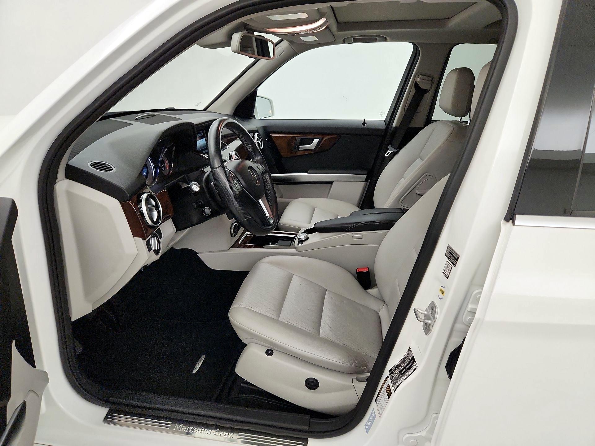 Thumbnail: 2015 Mercedes-Benz GLK - 11