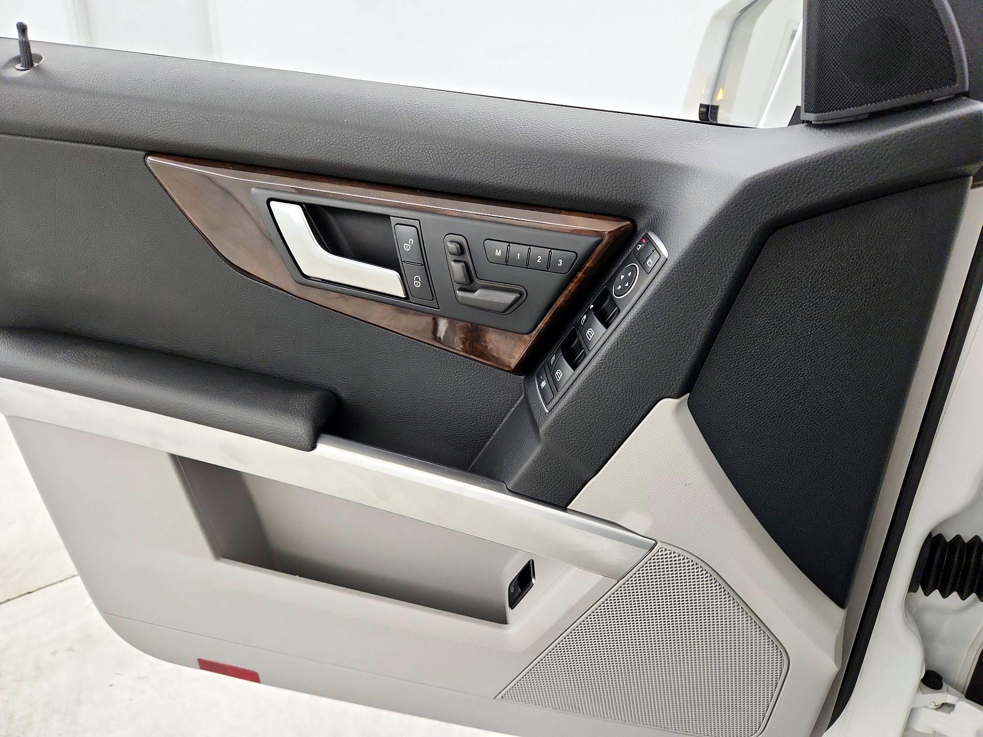 Thumbnail: 2015 Mercedes-Benz GLK - 12