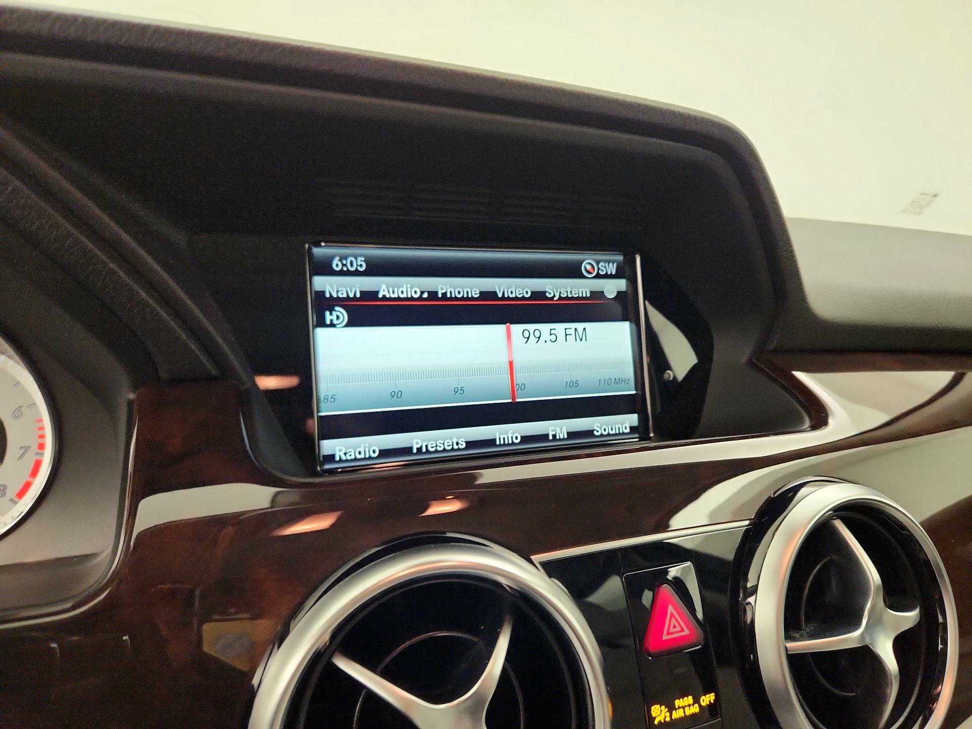 Thumbnail: 2015 Mercedes-Benz GLK - 15