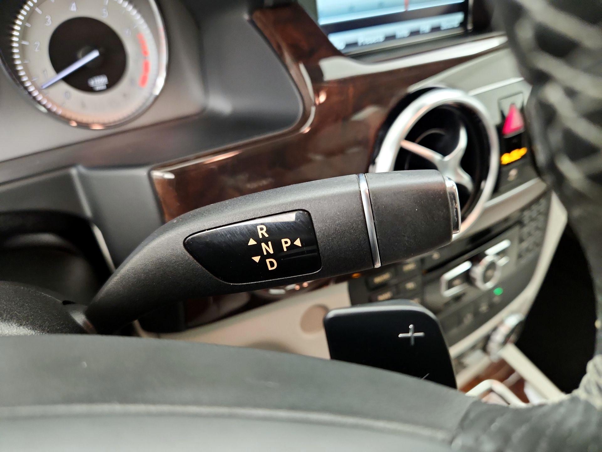 Thumbnail: 2015 Mercedes-Benz GLK - 17