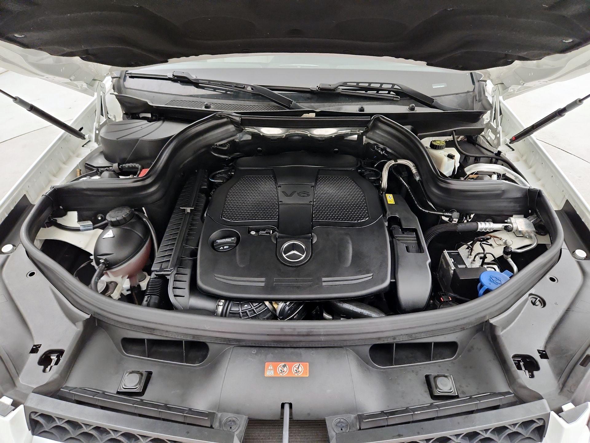 Thumbnail: 2015 Mercedes-Benz GLK - 20