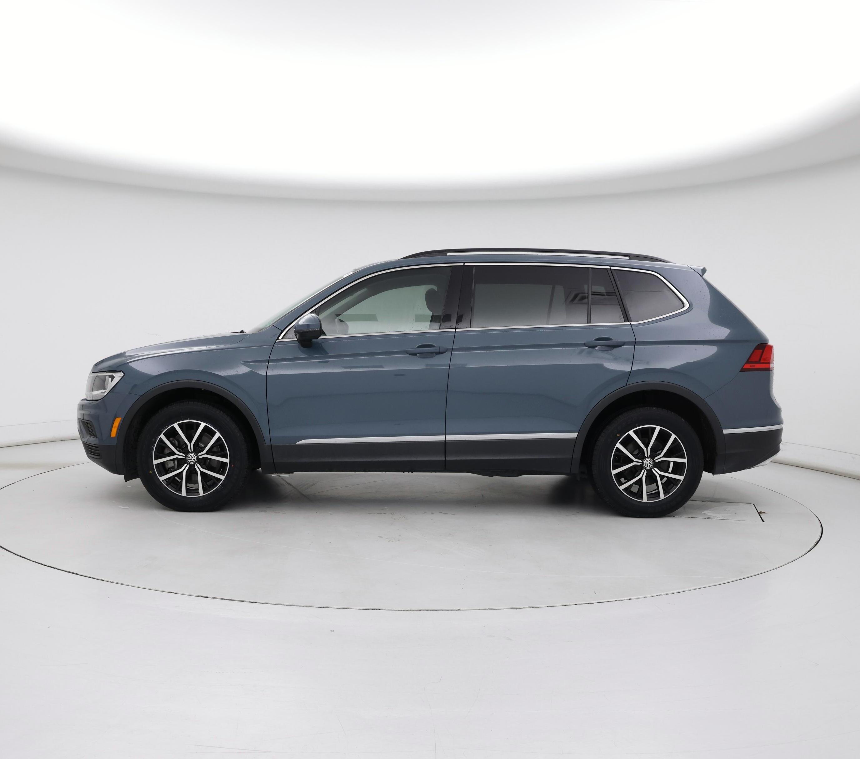 Thumbnail: 2021 Volkswagen Tiguan - 3