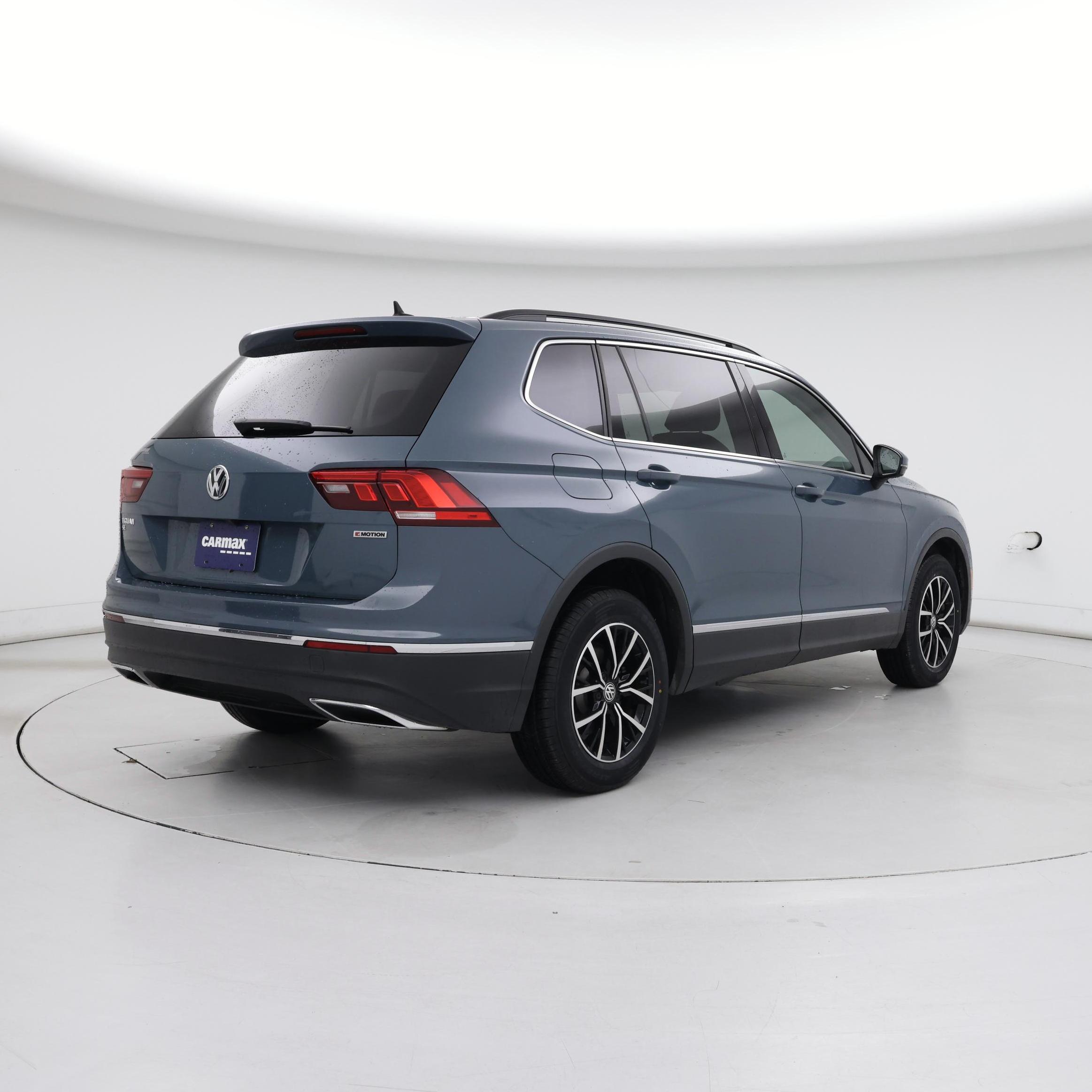 Thumbnail: 2021 Volkswagen Tiguan - 8