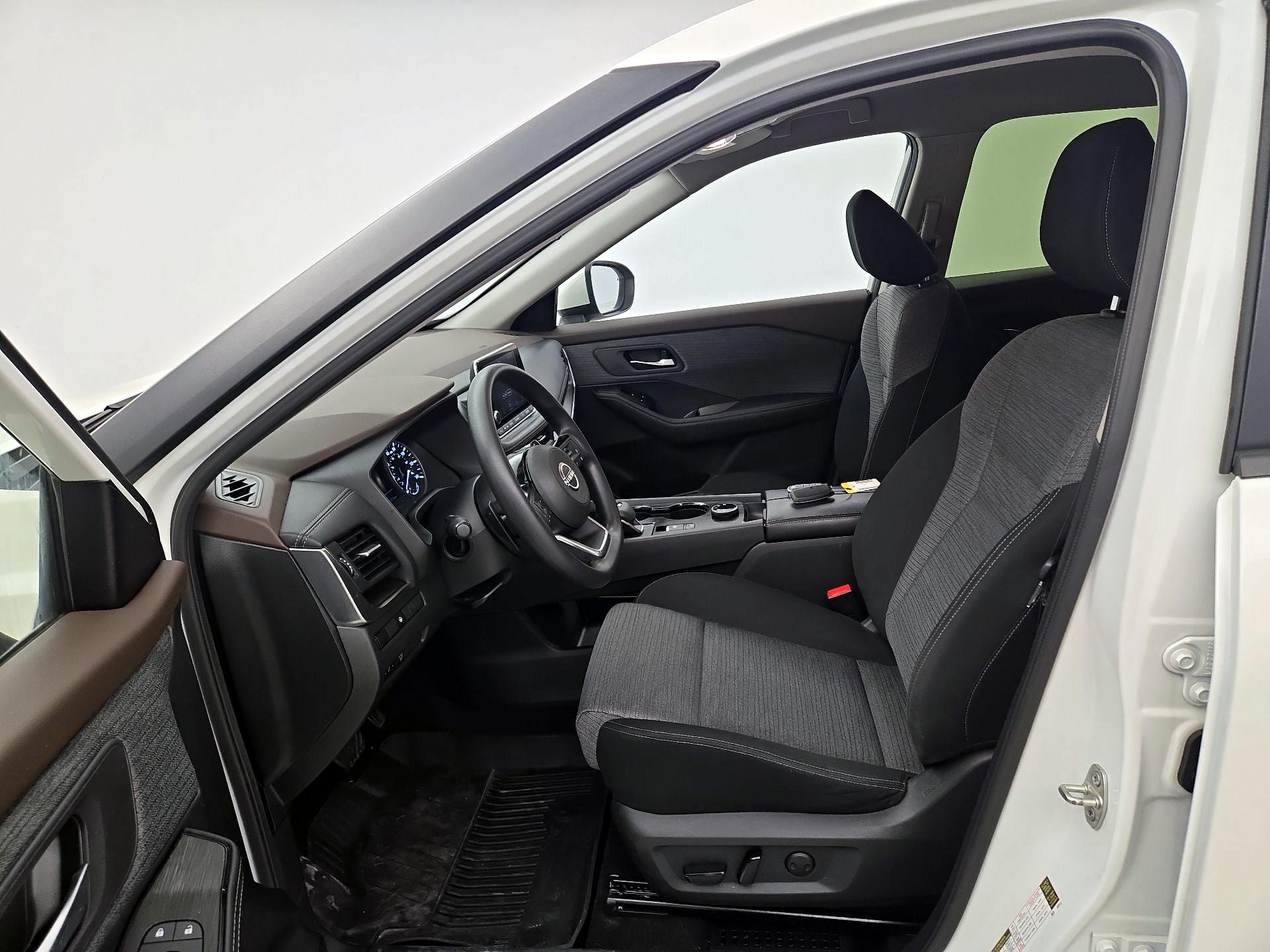 Thumbnail: 2023 Nissan Rogue - 11