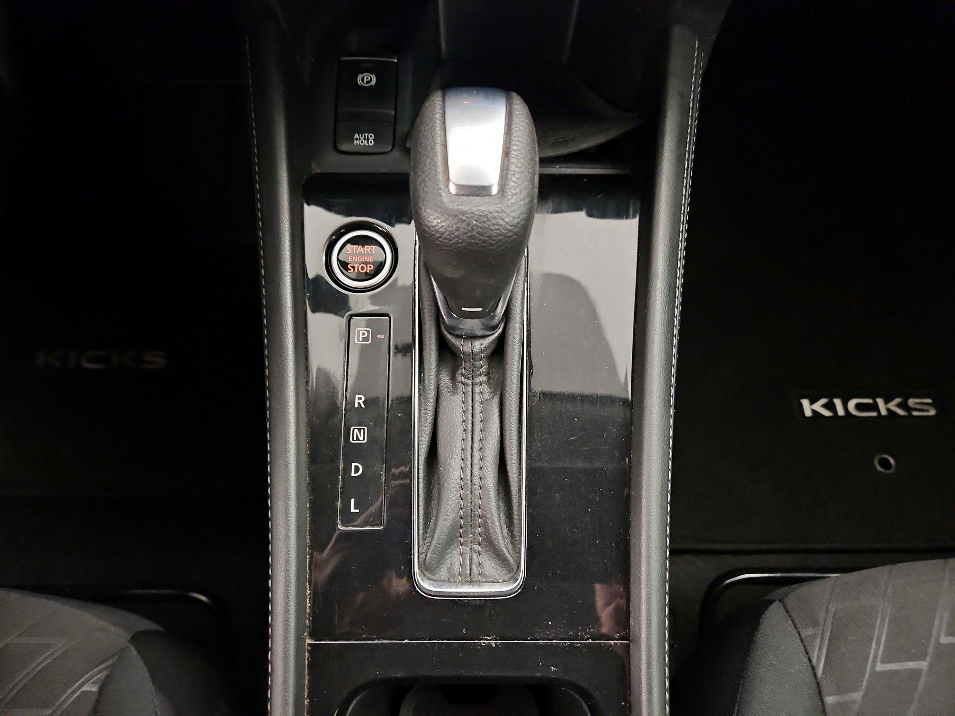 Thumbnail: 2021 Nissan Kicks - 16