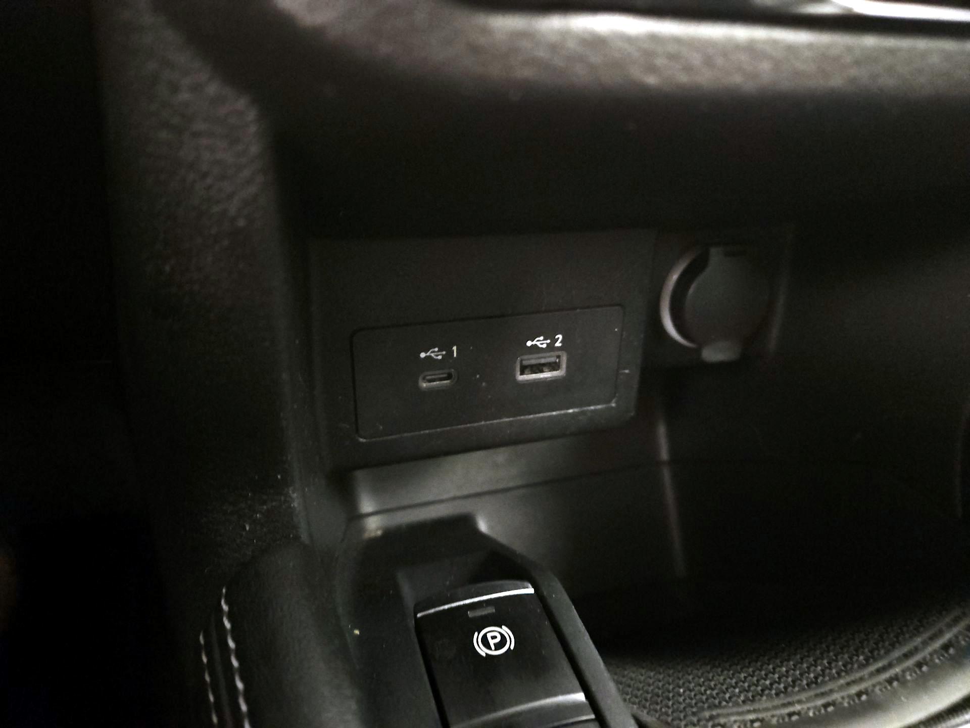 Thumbnail: 2021 Nissan Kicks - 17