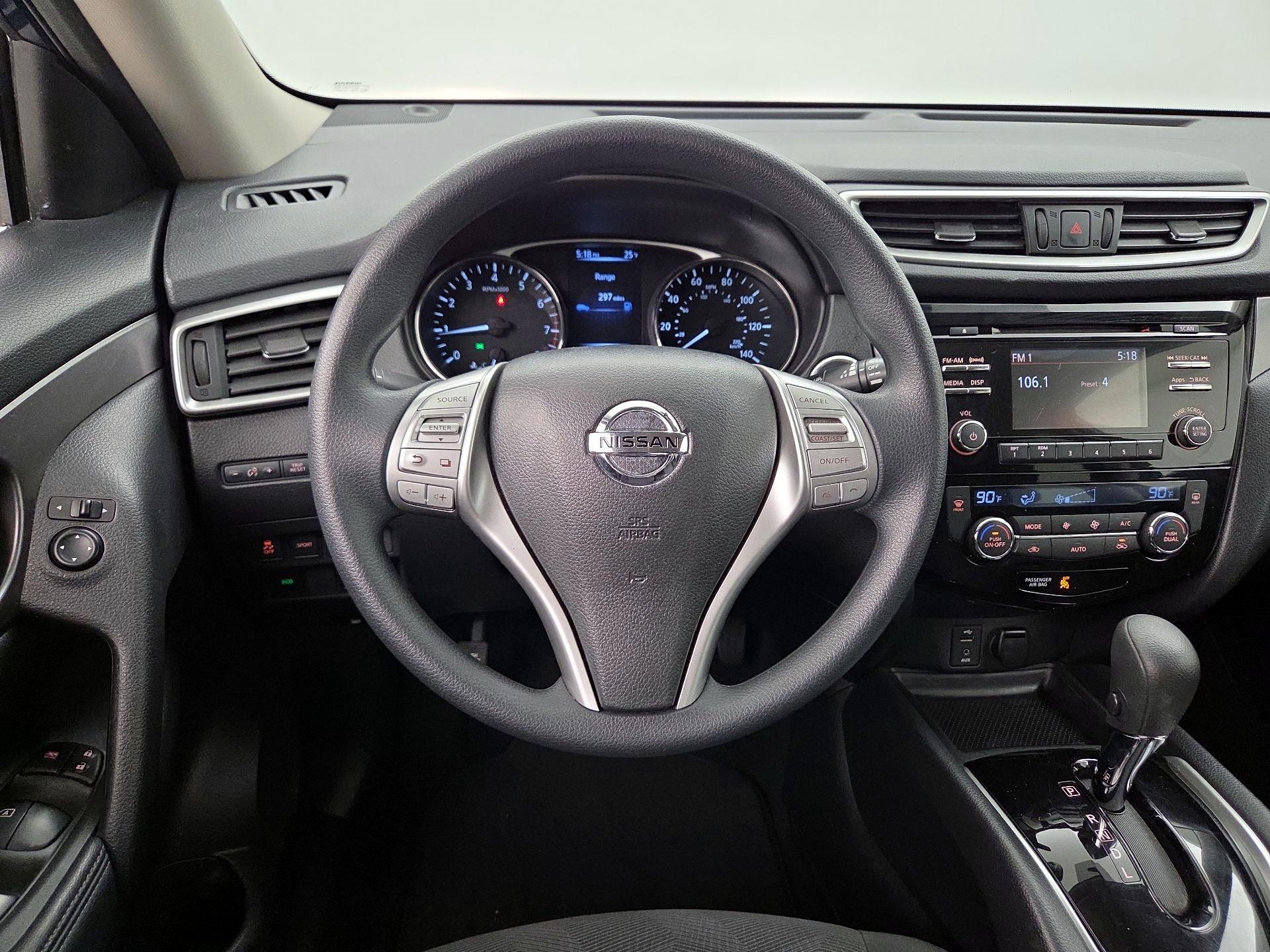 Thumbnail: 2016 Nissan Rogue - 10