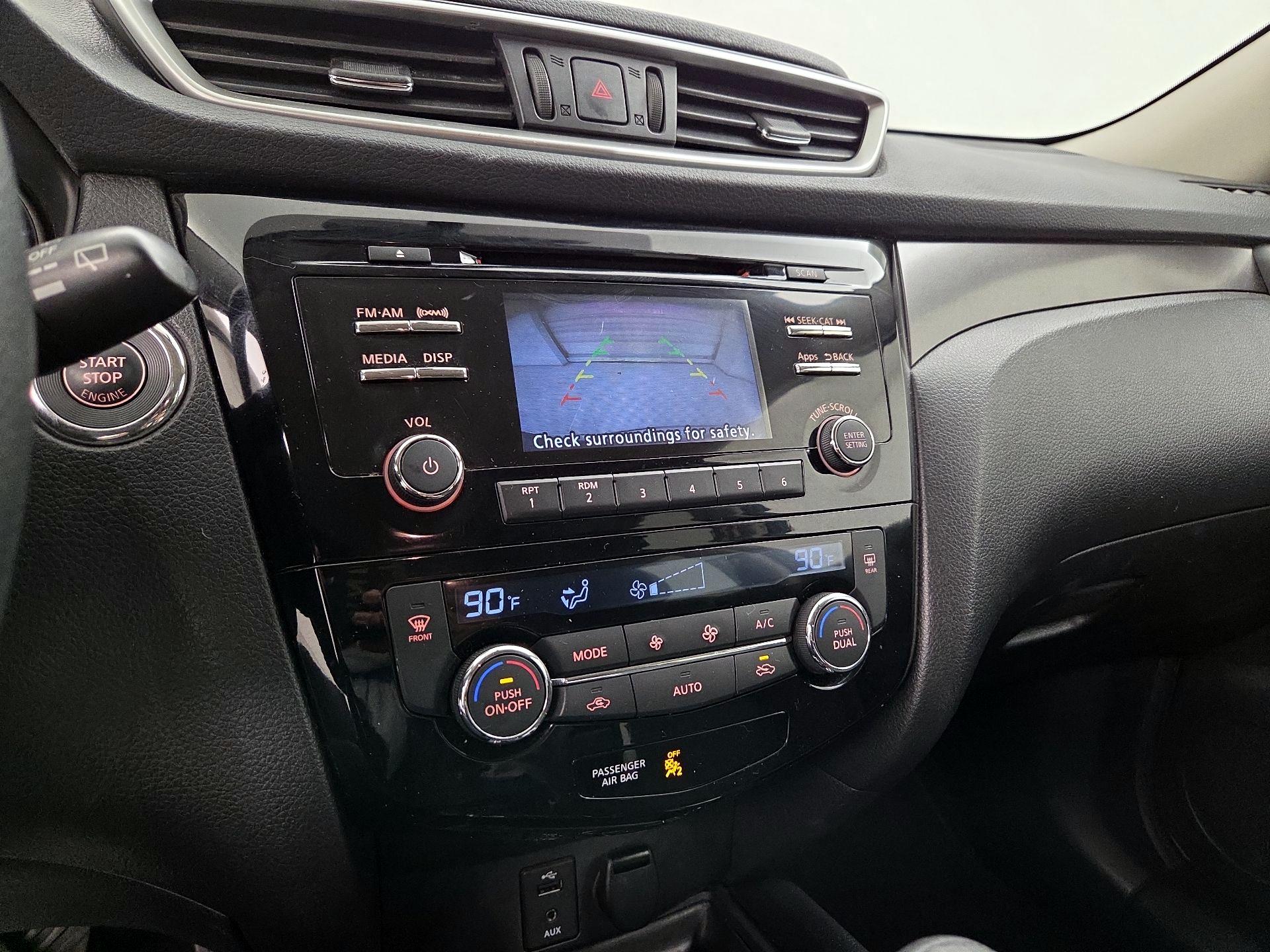 Thumbnail: 2016 Nissan Rogue - 14