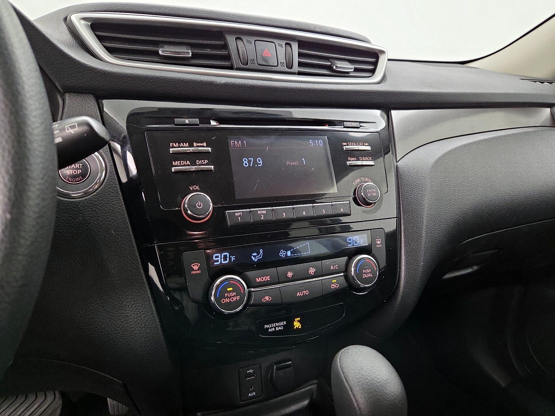 Thumbnail: 2016 Nissan Rogue - 15