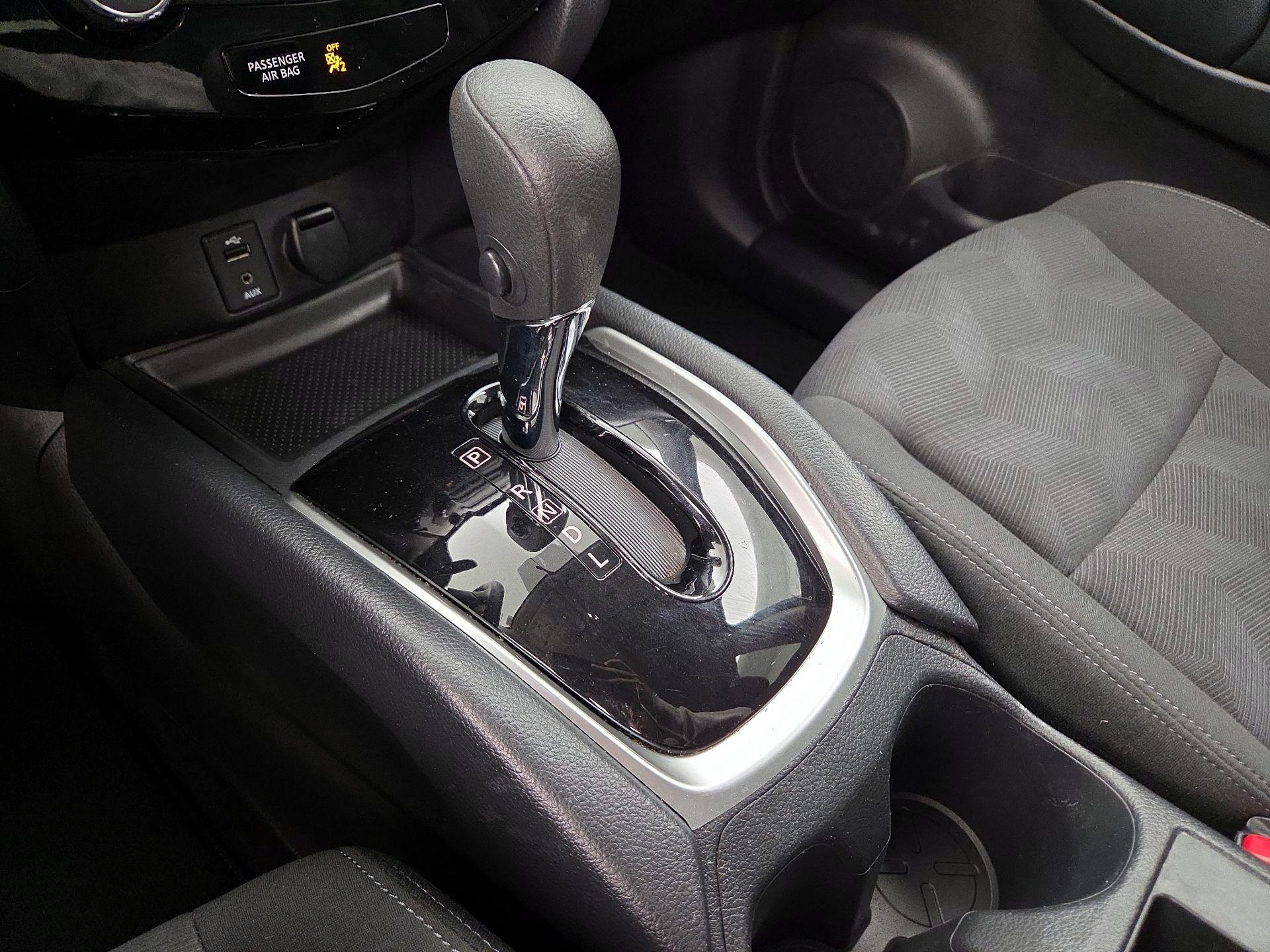 Thumbnail: 2016 Nissan Rogue - 17