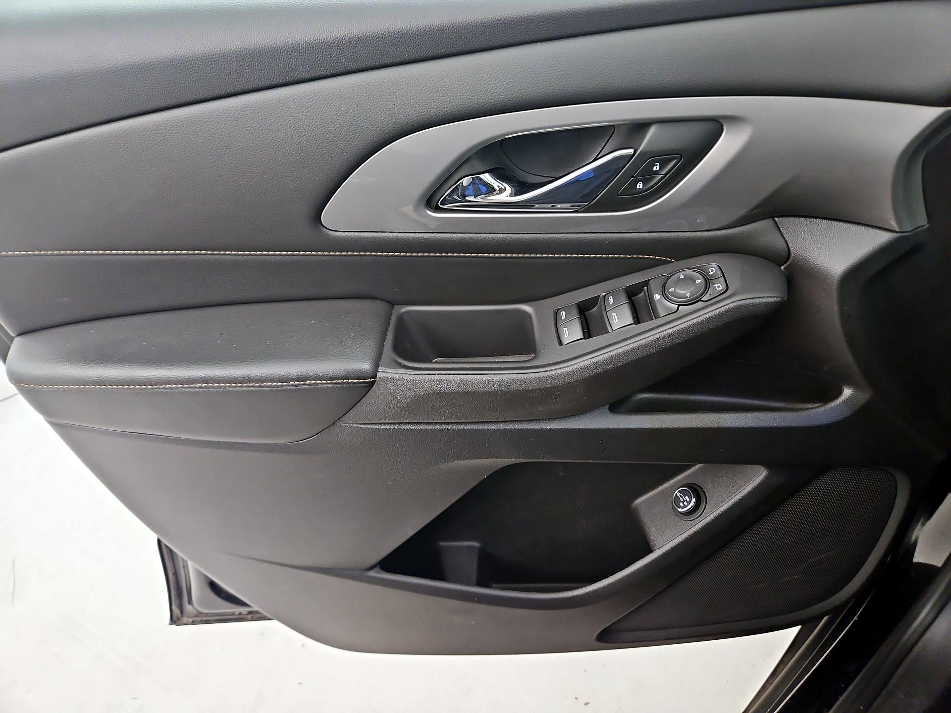 Thumbnail: 2018 Chevrolet Traverse - 12